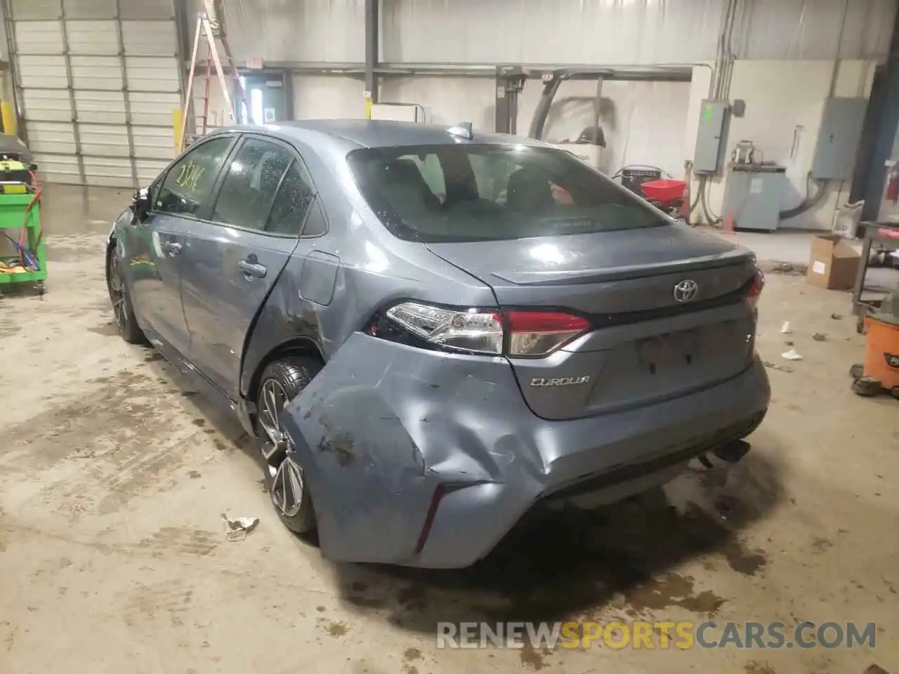 3 Photograph of a damaged car 5YFS4RCE7LP033323 TOYOTA COROLLA 2020