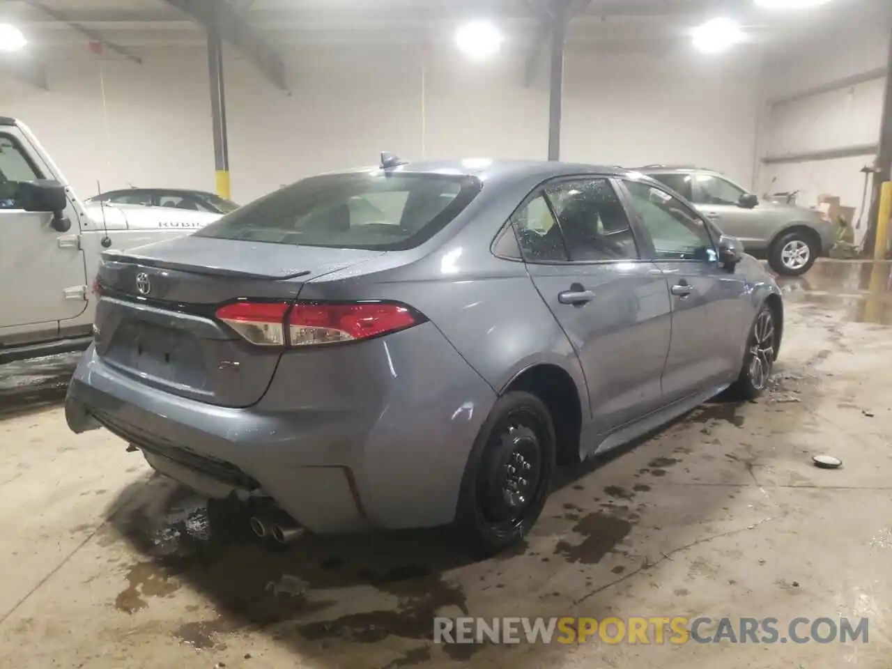 4 Photograph of a damaged car 5YFS4RCE7LP033323 TOYOTA COROLLA 2020