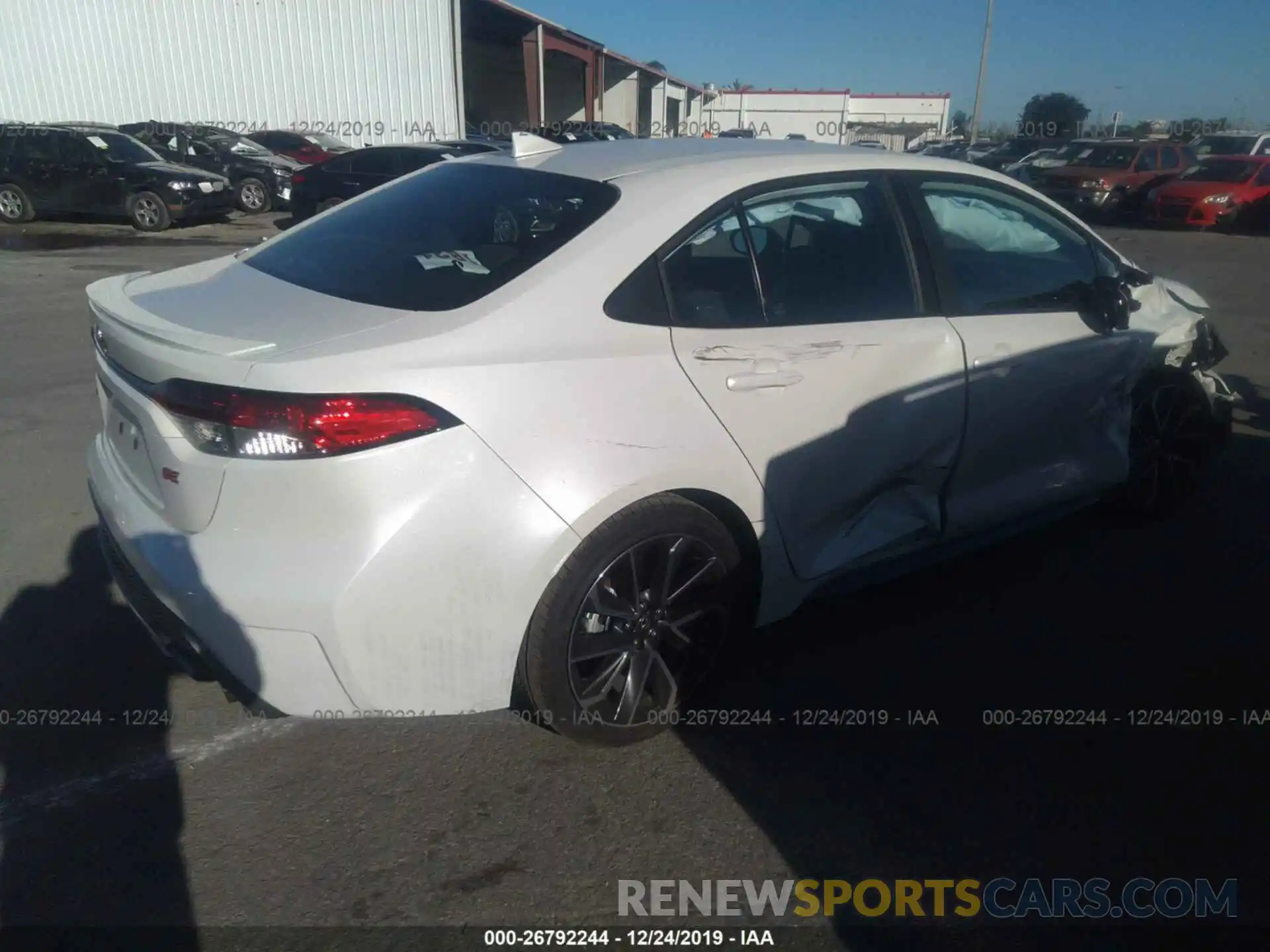 4 Photograph of a damaged car 5YFS4RCE7LP034777 TOYOTA COROLLA 2020