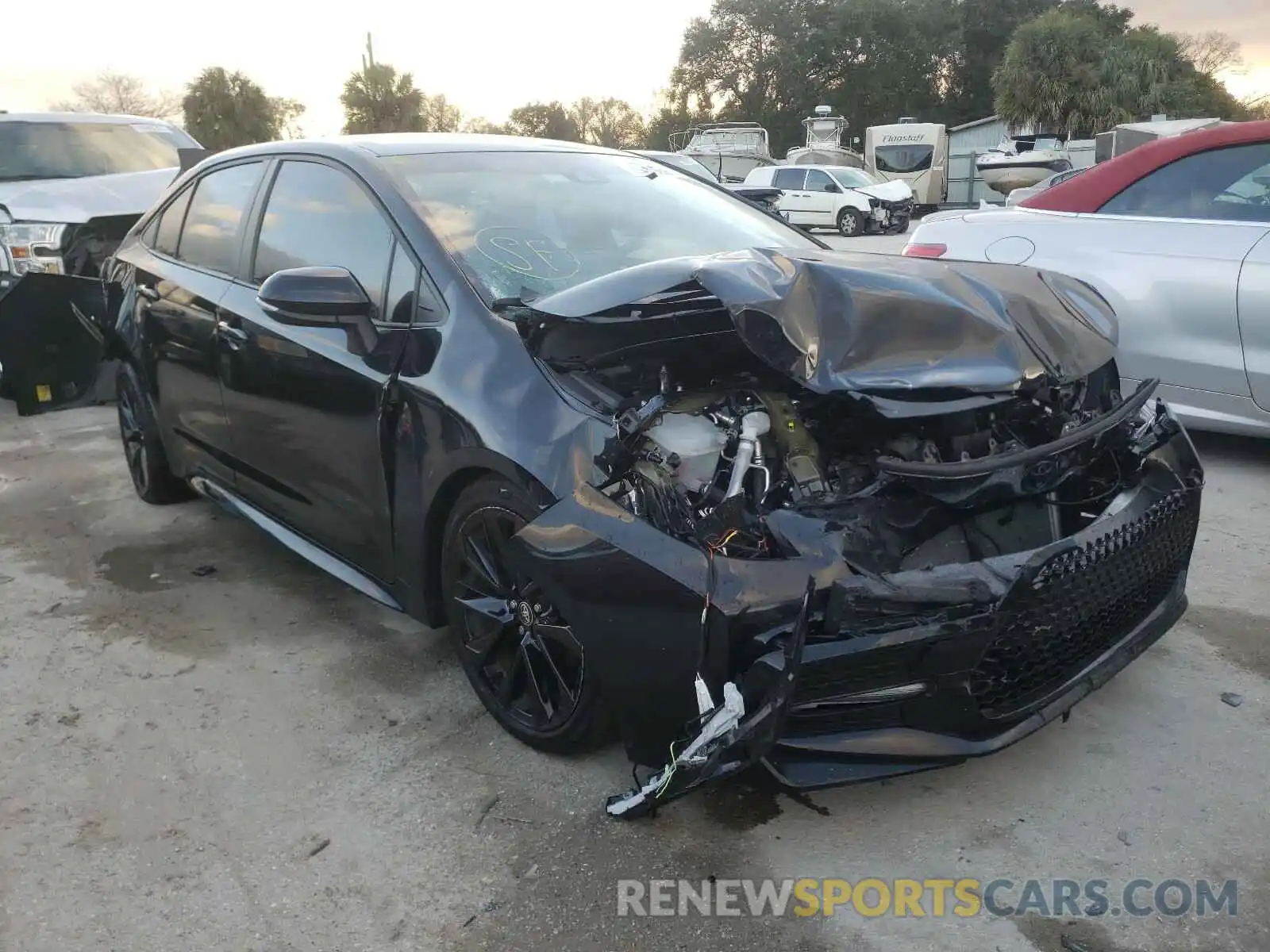 1 Photograph of a damaged car 5YFS4RCE7LP035881 TOYOTA COROLLA 2020