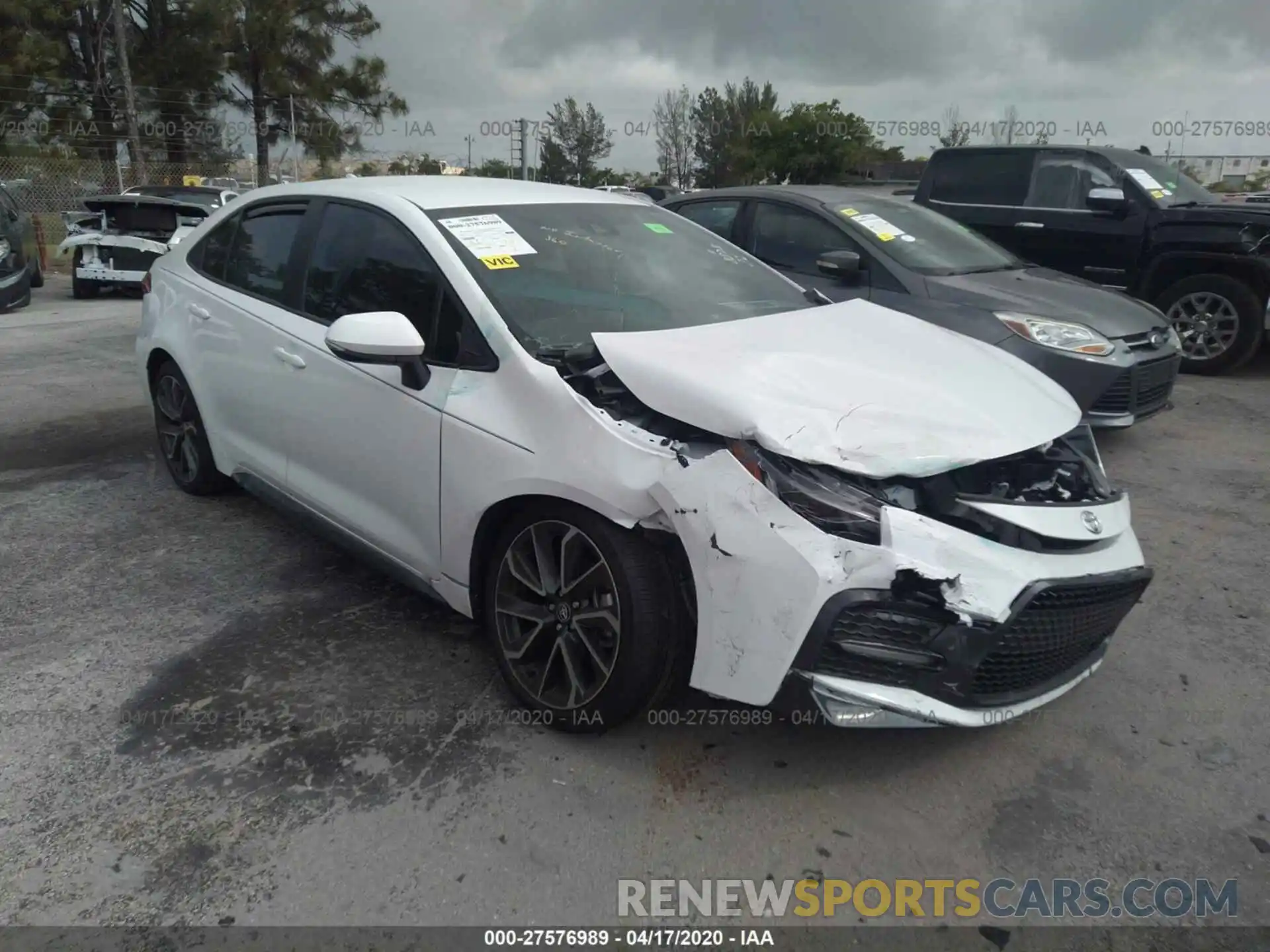 1 Photograph of a damaged car 5YFS4RCE7LP038828 TOYOTA COROLLA 2020