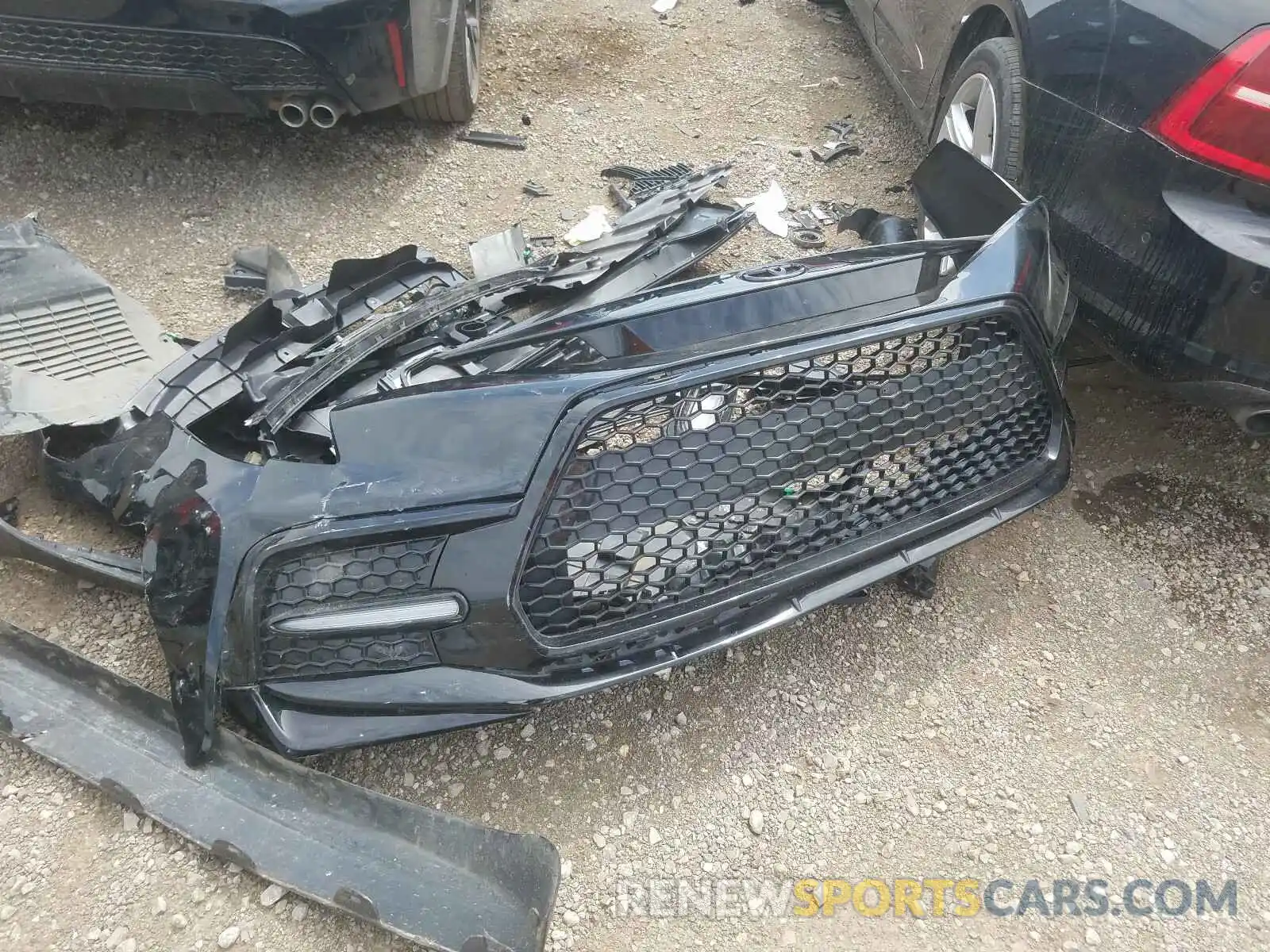 9 Photograph of a damaged car 5YFS4RCE7LP042037 TOYOTA COROLLA 2020
