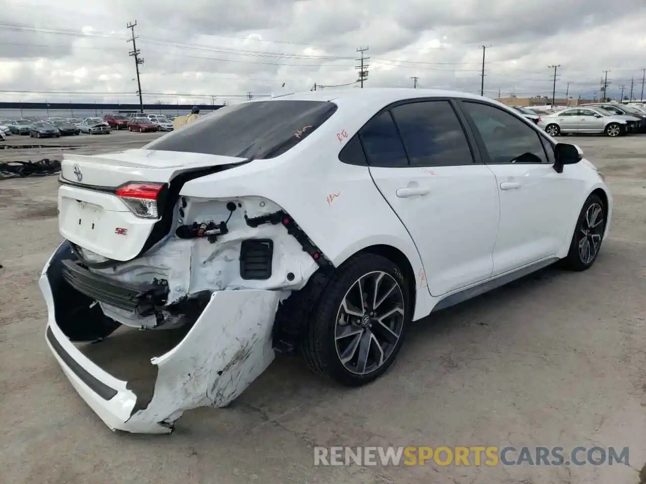 4 Photograph of a damaged car 5YFS4RCE7LP042376 TOYOTA COROLLA 2020