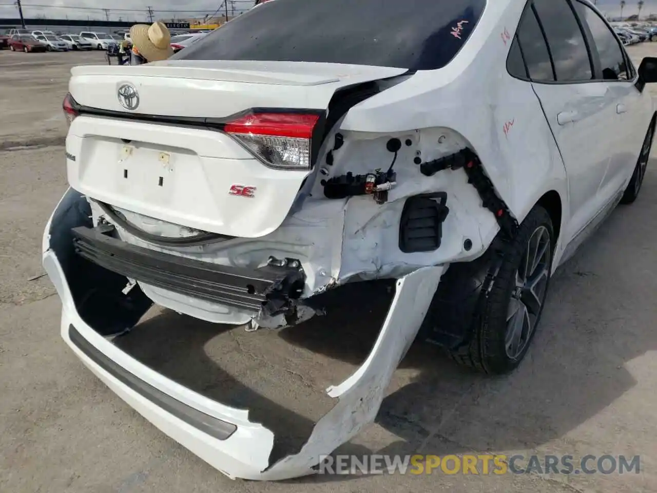 9 Photograph of a damaged car 5YFS4RCE7LP042376 TOYOTA COROLLA 2020