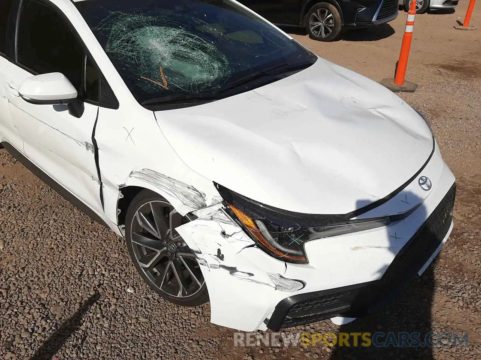 9 Photograph of a damaged car 5YFS4RCE7LP042457 TOYOTA COROLLA 2020