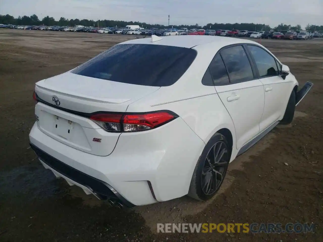 4 Photograph of a damaged car 5YFS4RCE7LP046587 TOYOTA COROLLA 2020