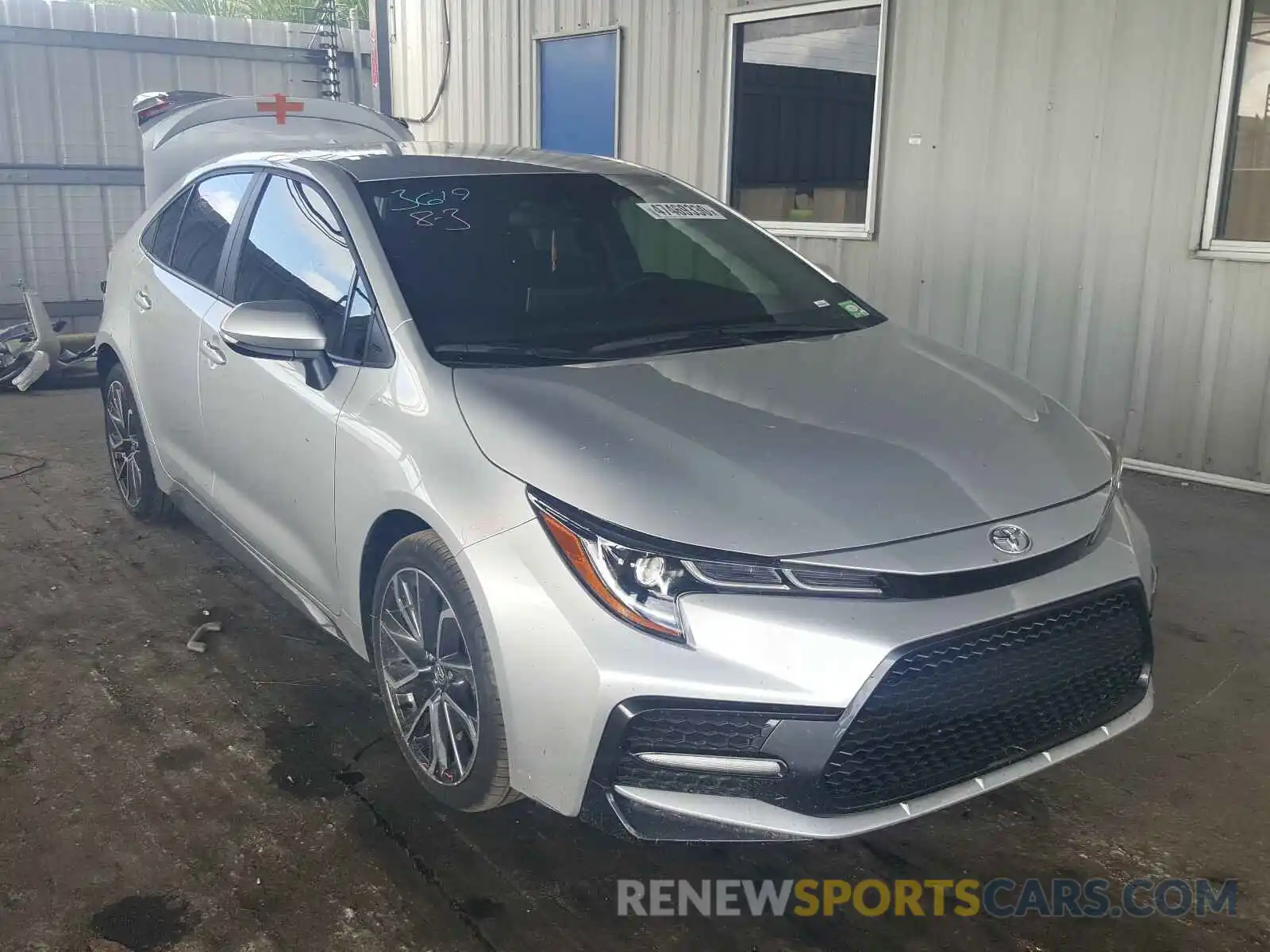 1 Photograph of a damaged car 5YFS4RCE7LP047397 TOYOTA COROLLA 2020