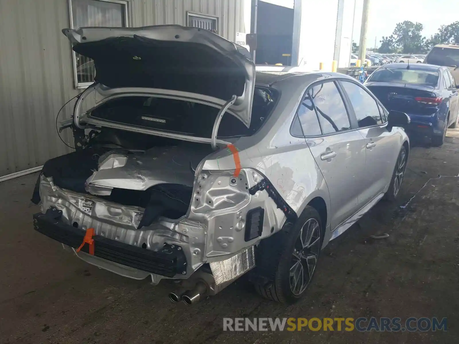 4 Photograph of a damaged car 5YFS4RCE7LP047397 TOYOTA COROLLA 2020