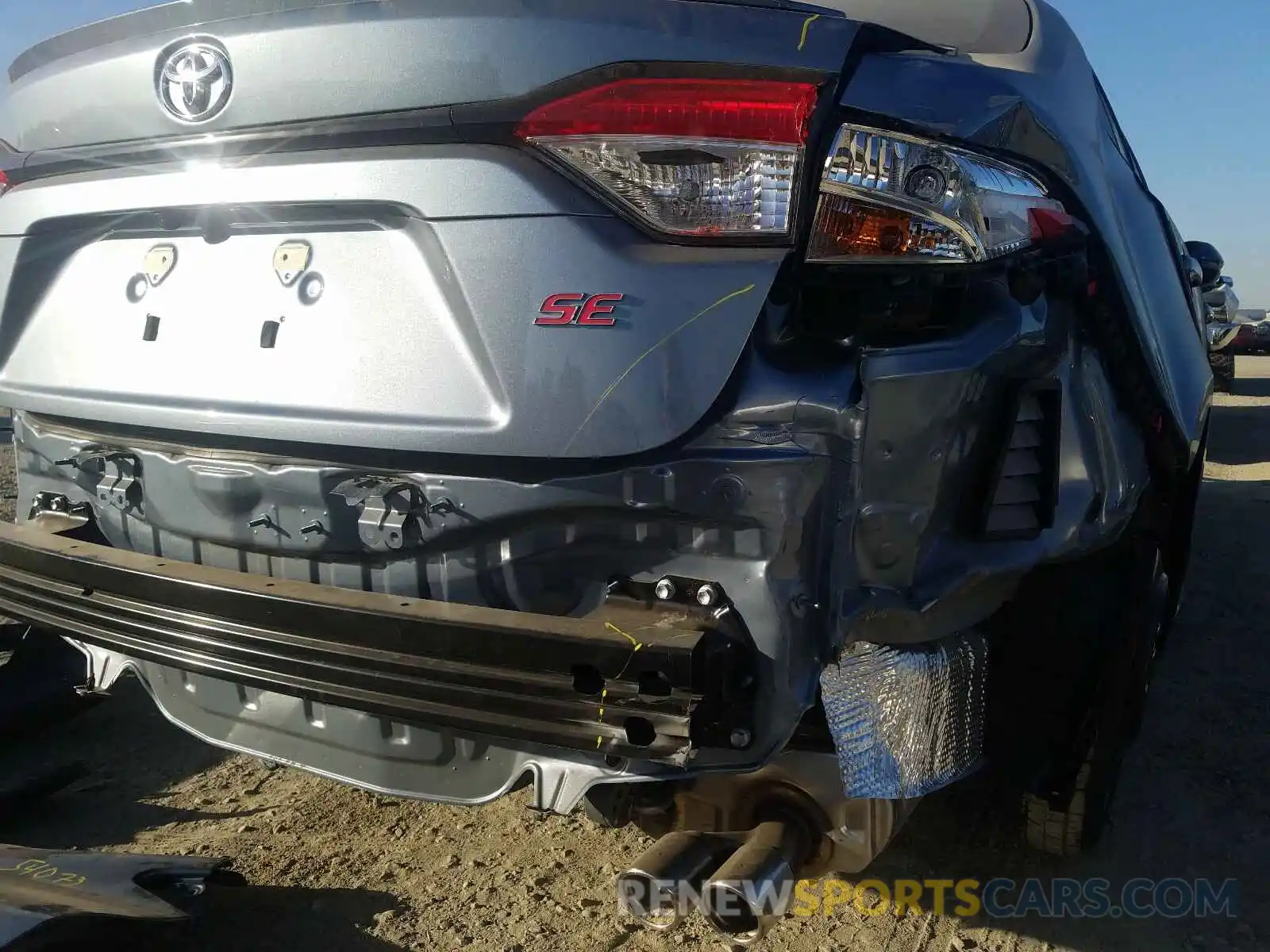 9 Photograph of a damaged car 5YFS4RCE7LP048985 TOYOTA COROLLA 2020