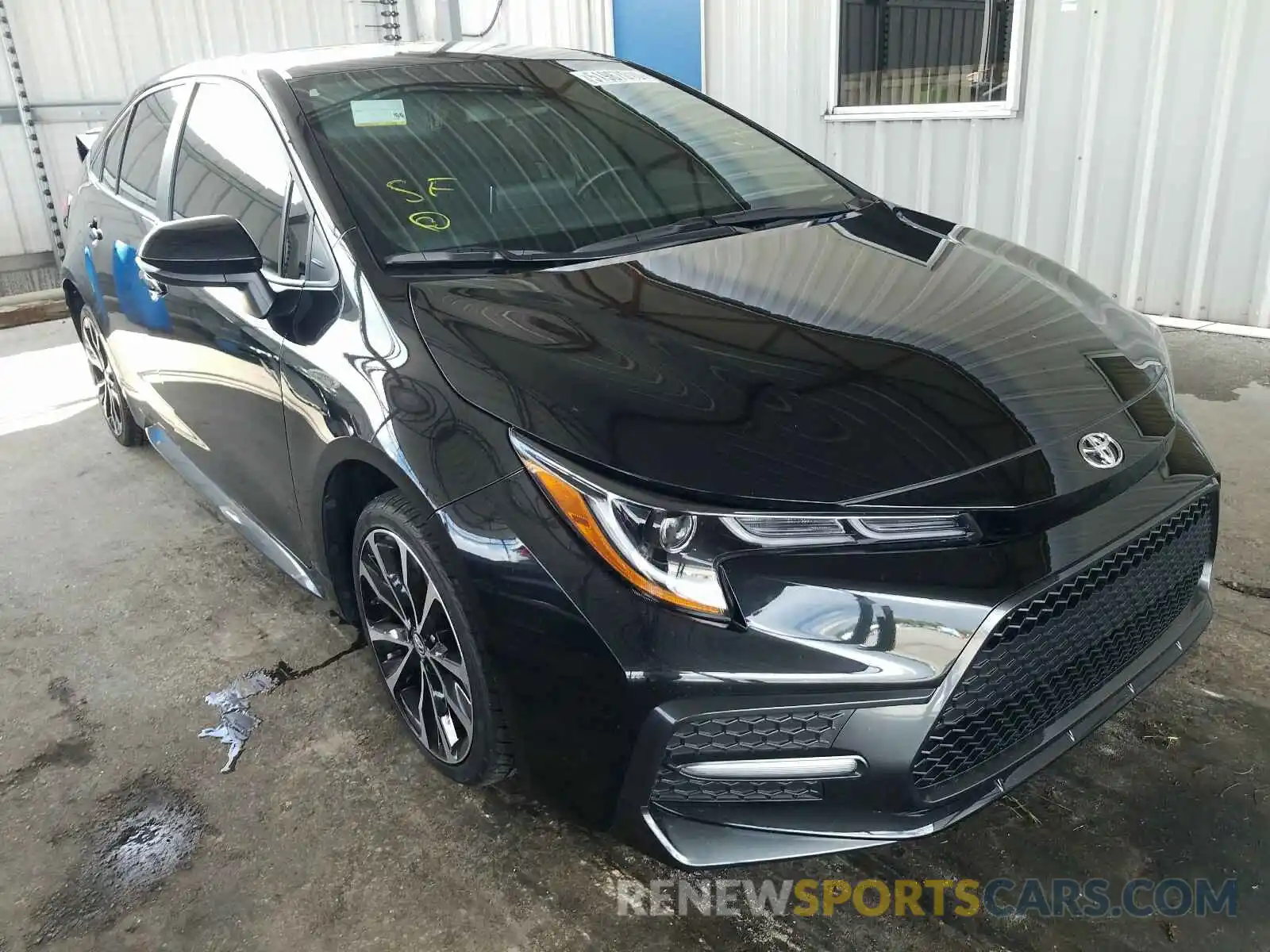 1 Photograph of a damaged car 5YFS4RCE7LP049439 TOYOTA COROLLA 2020