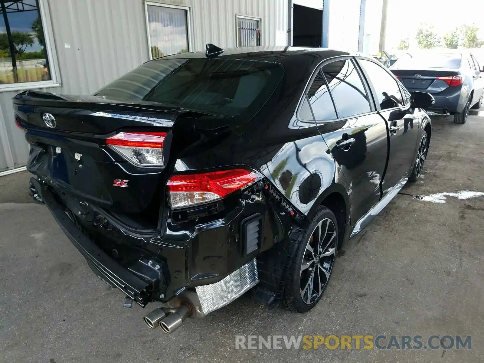 4 Photograph of a damaged car 5YFS4RCE7LP049439 TOYOTA COROLLA 2020