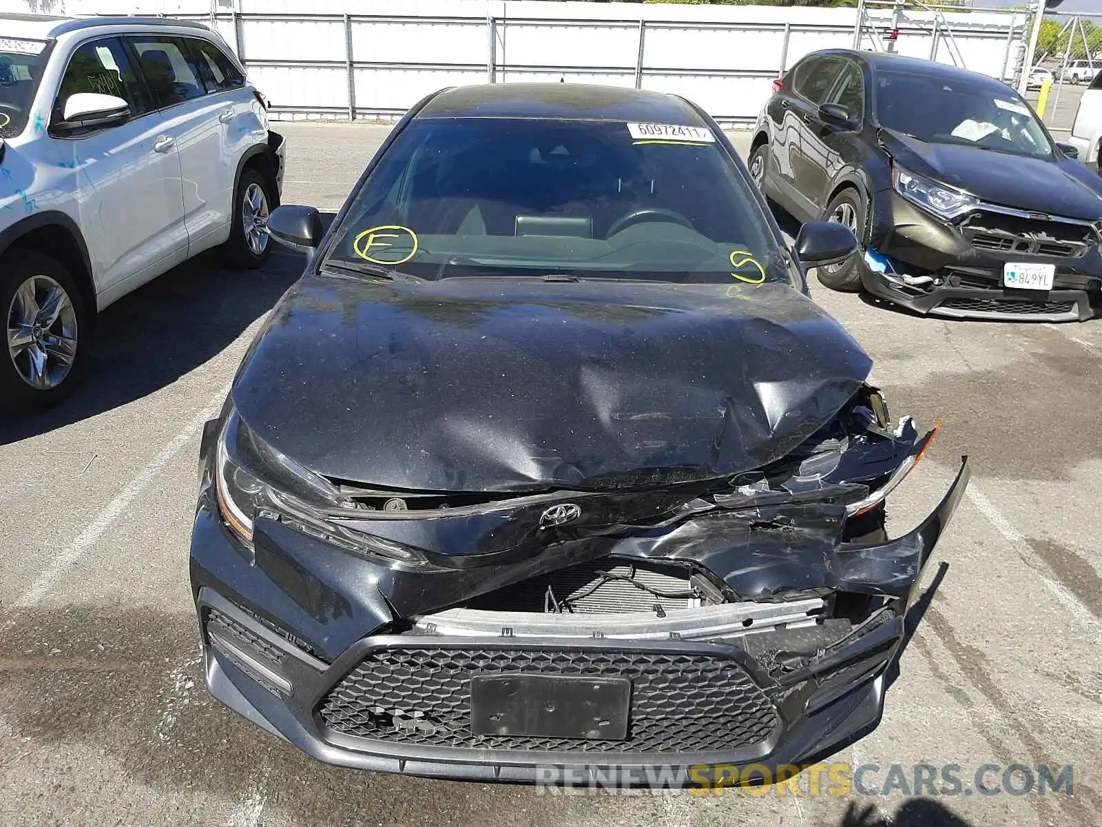 9 Photograph of a damaged car 5YFS4RCE7LP050915 TOYOTA COROLLA 2020