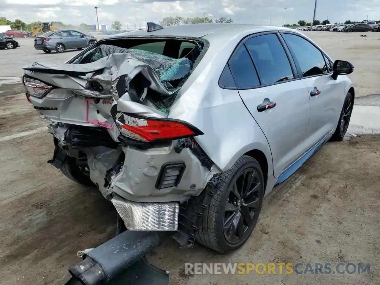 4 Photograph of a damaged car 5YFS4RCE7LP051501 TOYOTA COROLLA 2020