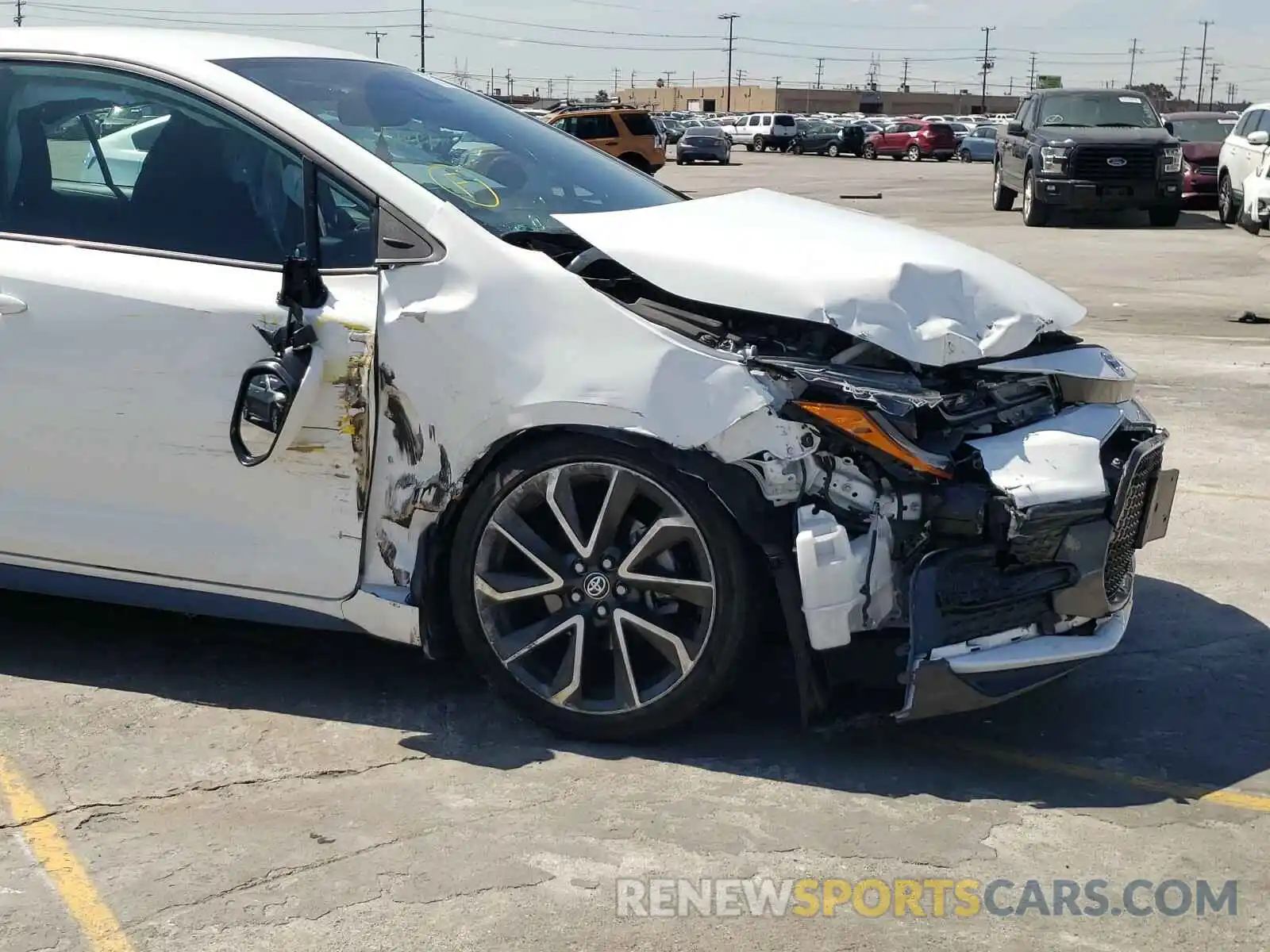 9 Photograph of a damaged car 5YFS4RCE7LP052230 TOYOTA COROLLA 2020