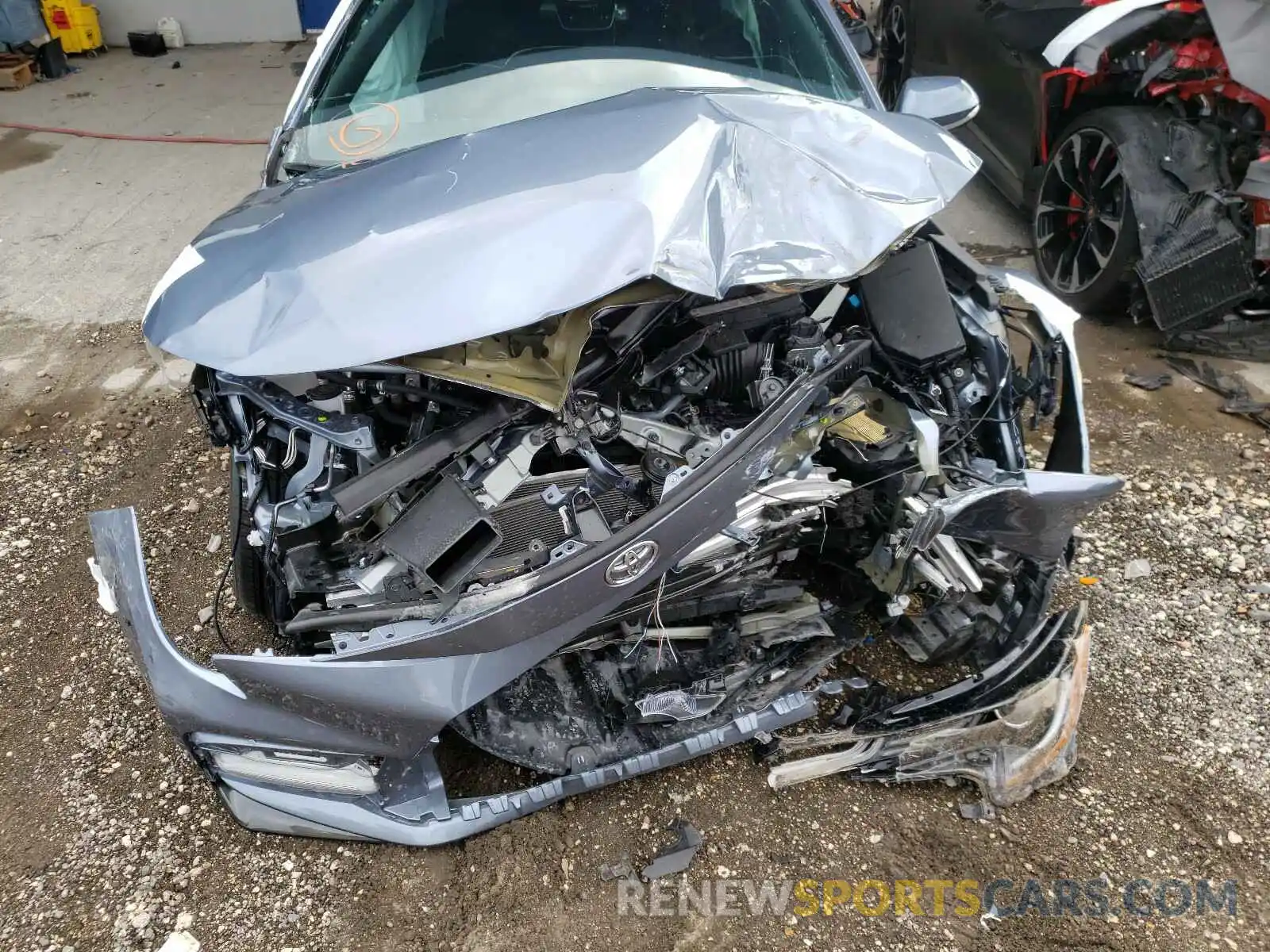 9 Photograph of a damaged car 5YFS4RCE7LP053197 TOYOTA COROLLA 2020