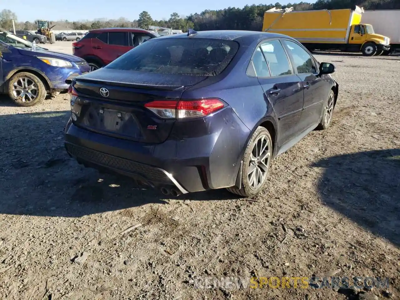 4 Photograph of a damaged car 5YFS4RCE7LP053684 TOYOTA COROLLA 2020