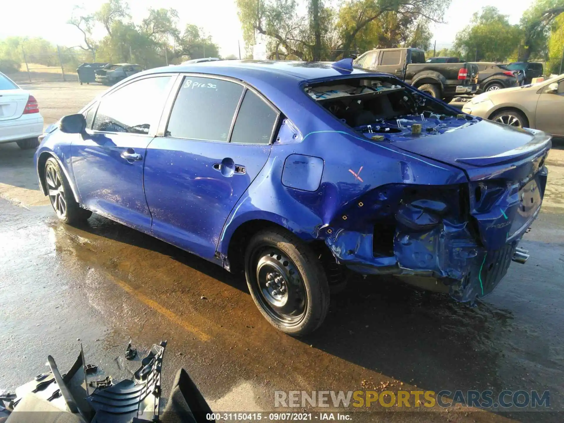 3 Photograph of a damaged car 5YFS4RCE7LP053930 TOYOTA COROLLA 2020