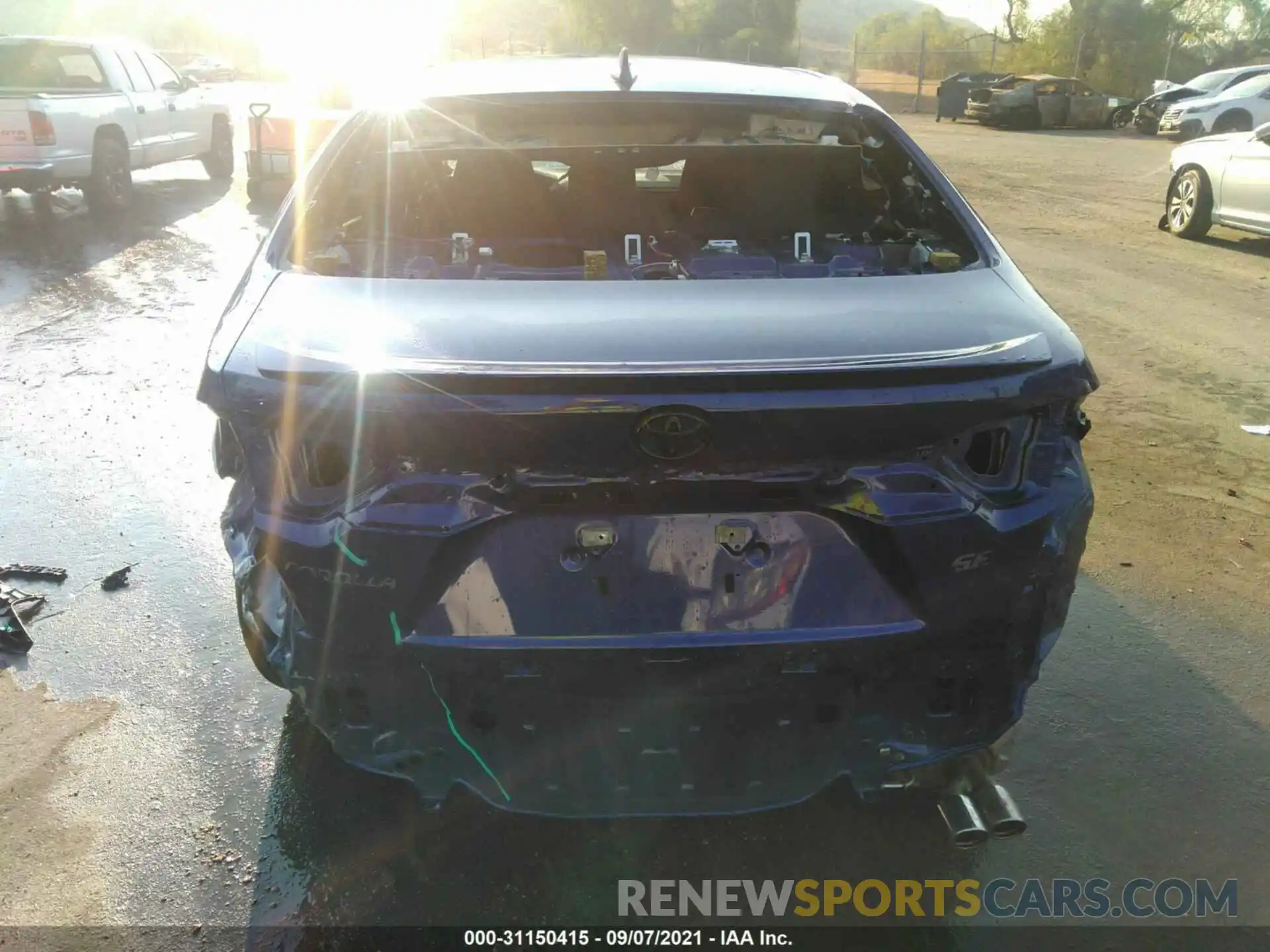 6 Photograph of a damaged car 5YFS4RCE7LP053930 TOYOTA COROLLA 2020