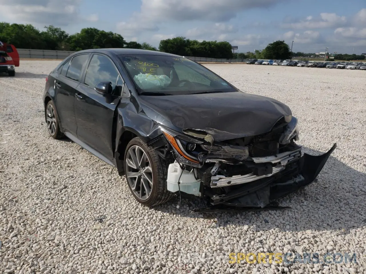 1 Photograph of a damaged car 5YFS4RCE7LP053992 TOYOTA COROLLA 2020