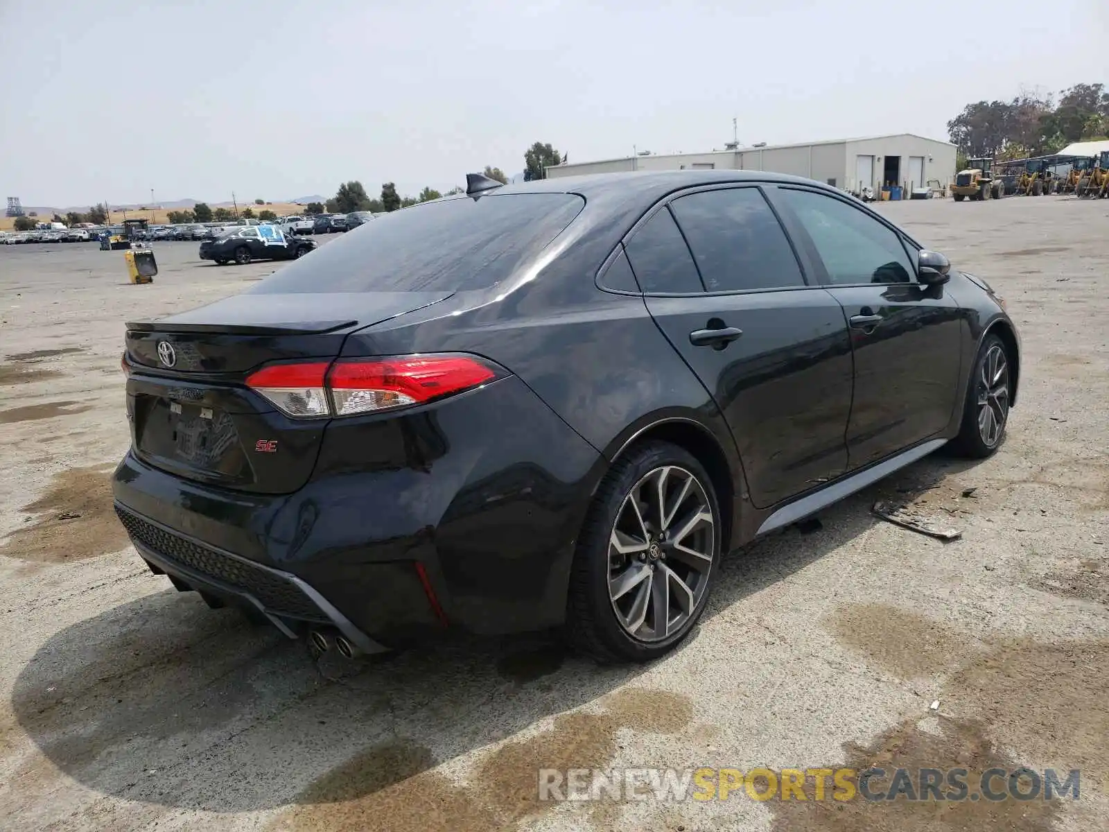 4 Photograph of a damaged car 5YFS4RCE7LP054608 TOYOTA COROLLA 2020