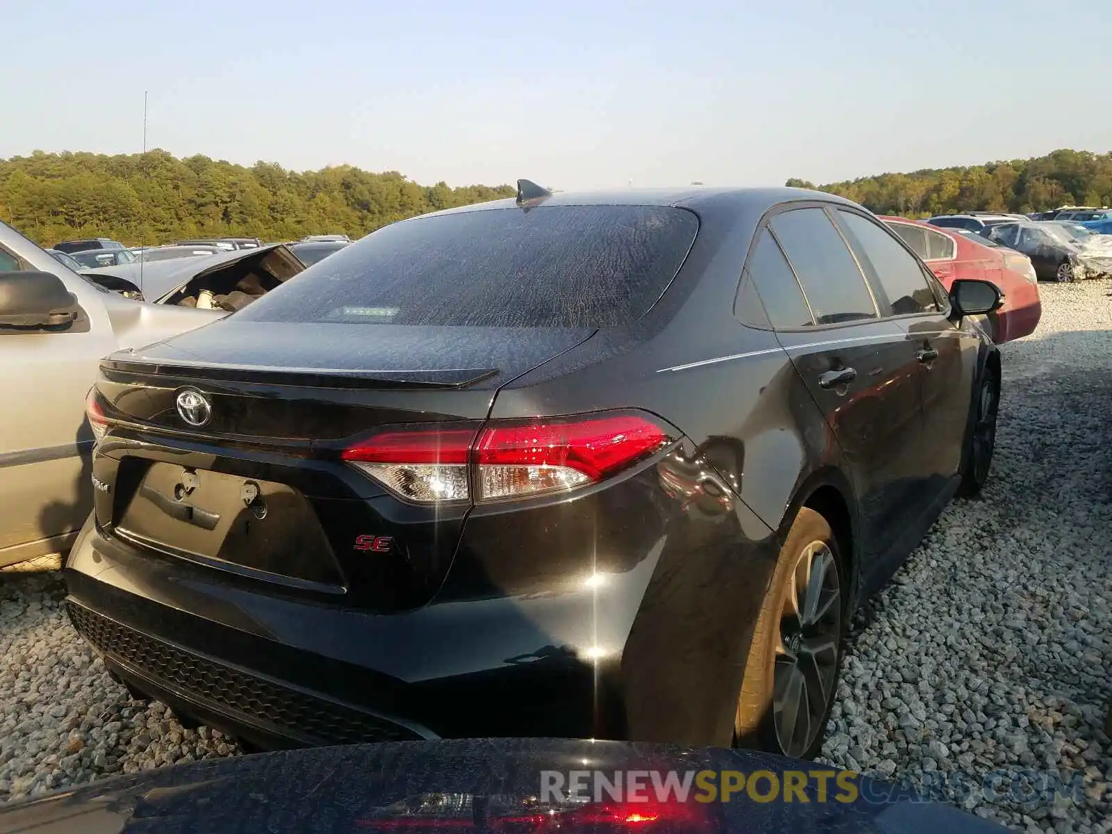 4 Photograph of a damaged car 5YFS4RCE7LP054821 TOYOTA COROLLA 2020