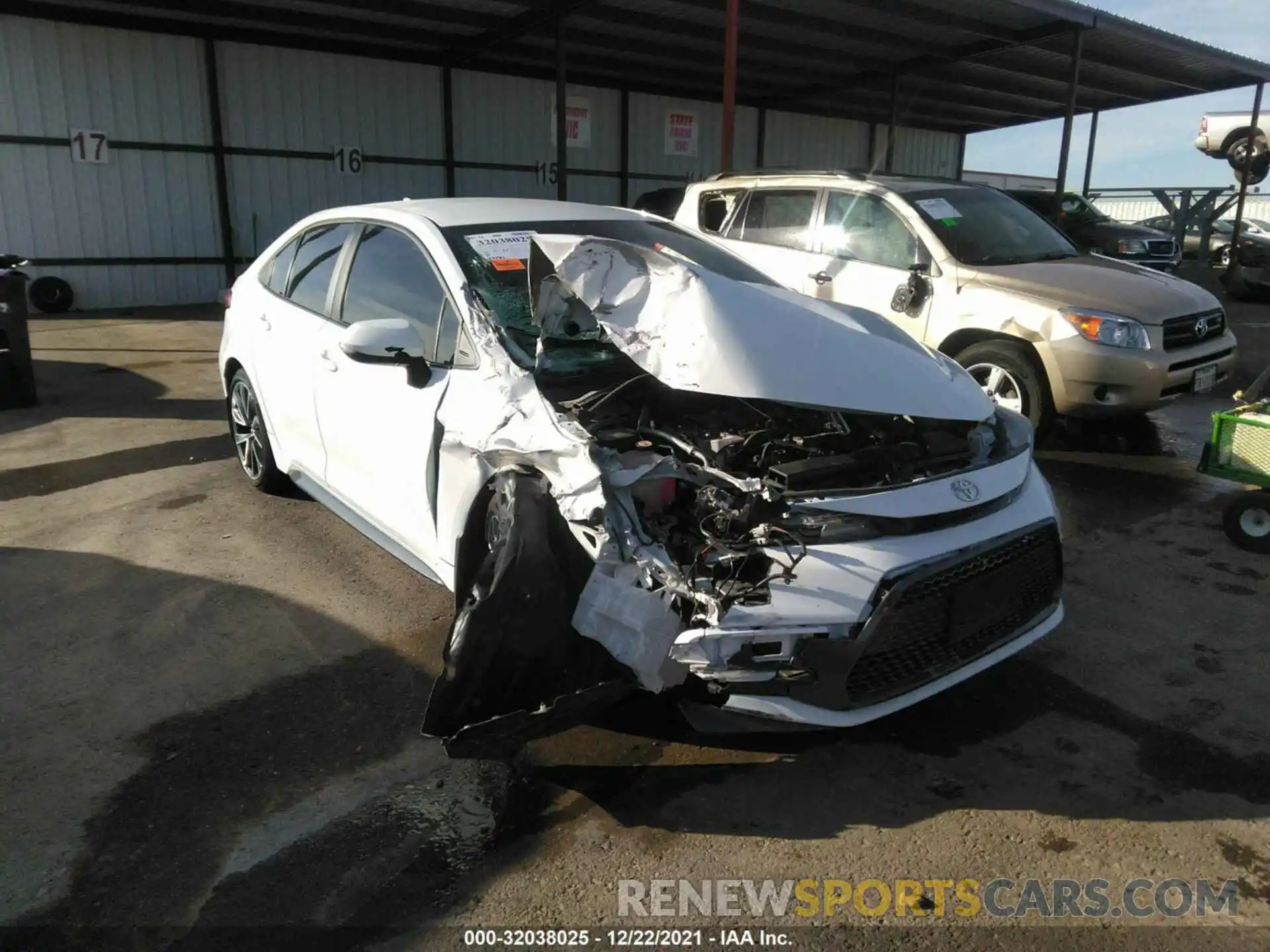 1 Photograph of a damaged car 5YFS4RCE7LP055063 TOYOTA COROLLA 2020