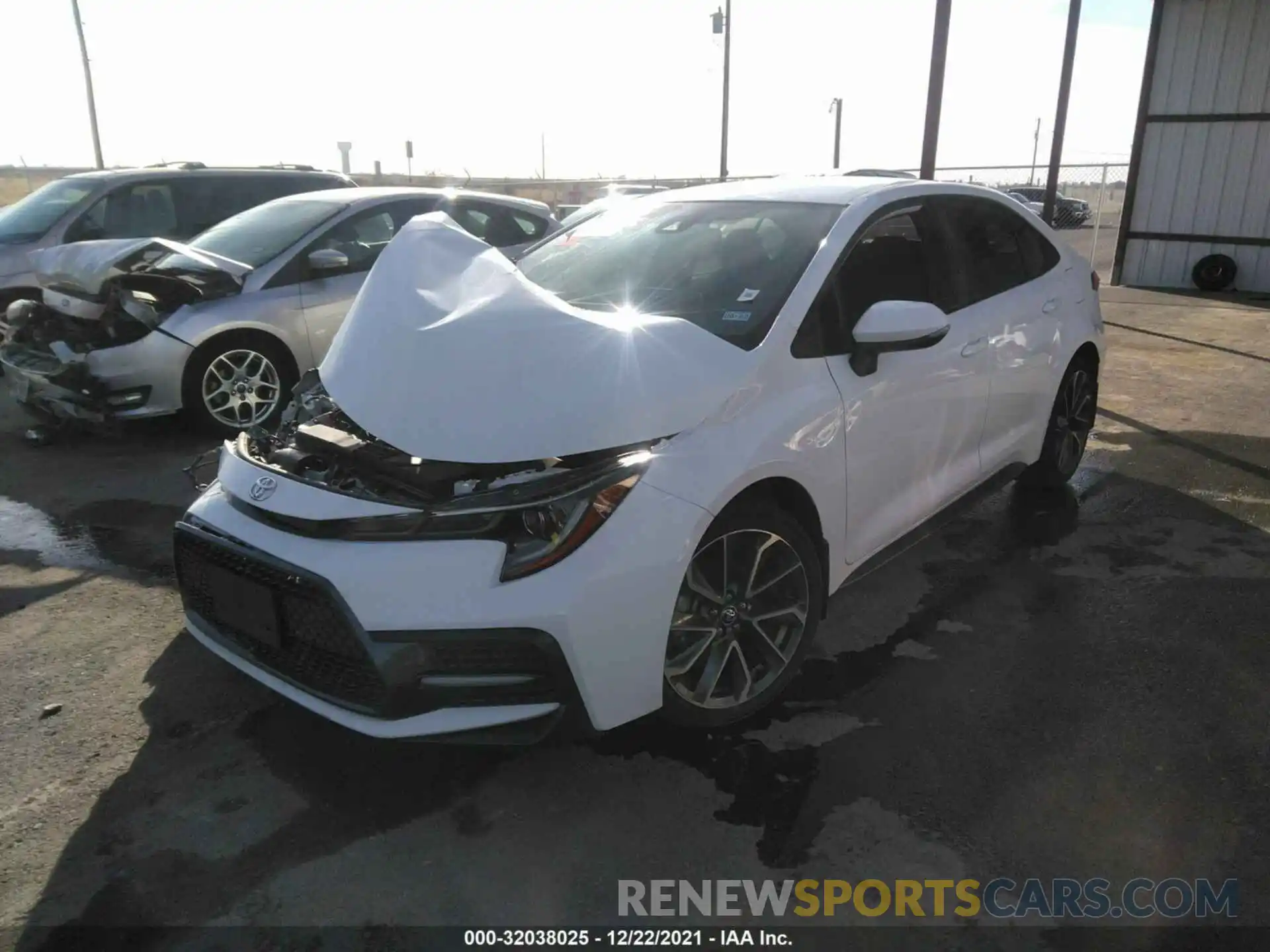 2 Photograph of a damaged car 5YFS4RCE7LP055063 TOYOTA COROLLA 2020