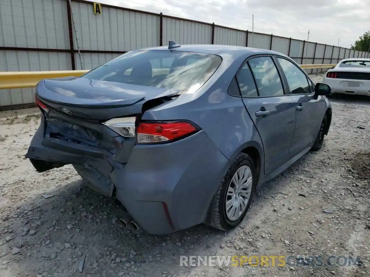 4 Photograph of a damaged car 5YFS4RCE7LP055385 TOYOTA COROLLA 2020