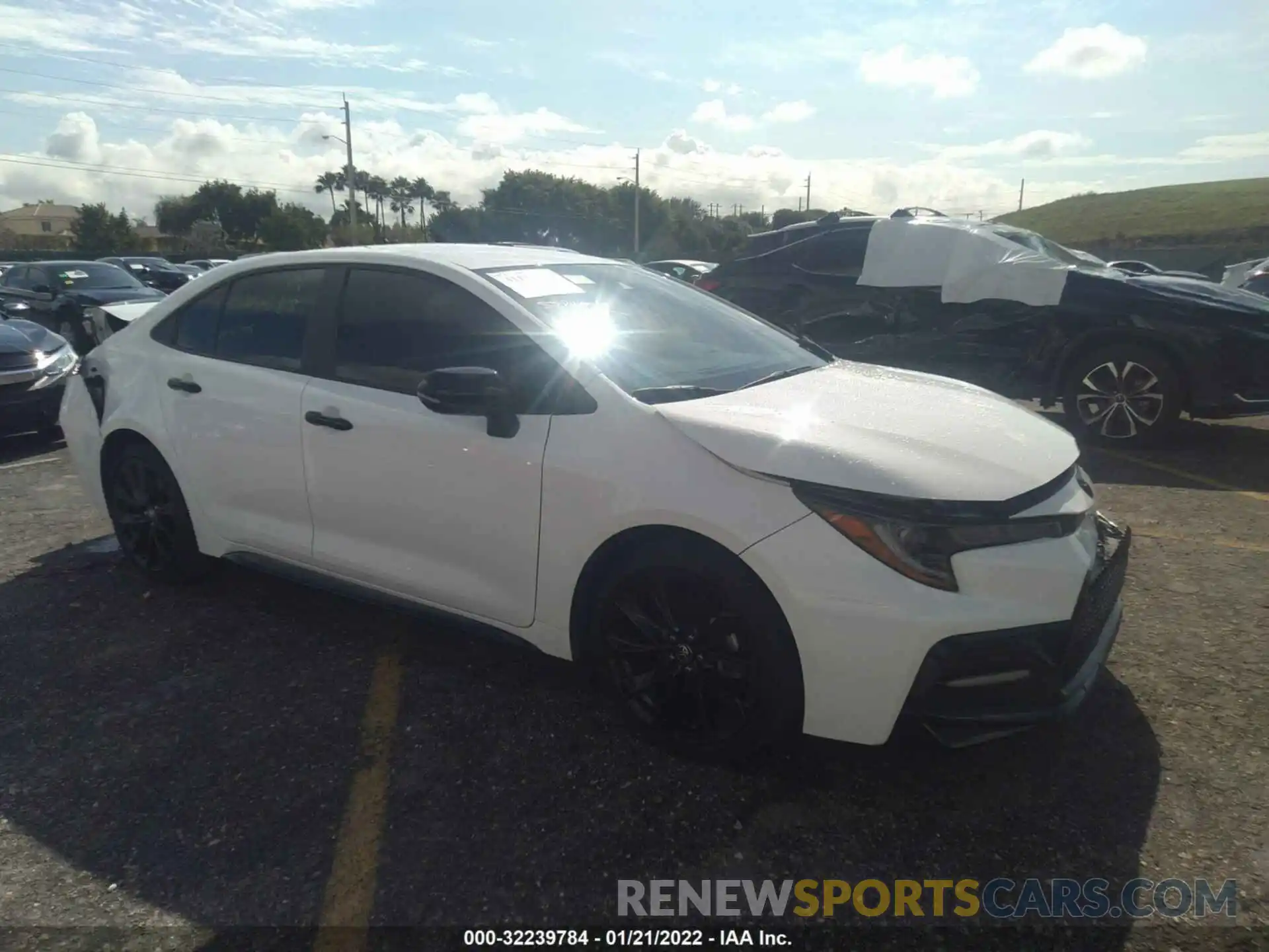 1 Photograph of a damaged car 5YFS4RCE7LP056102 TOYOTA COROLLA 2020