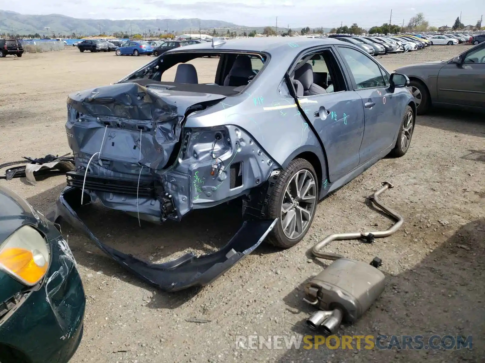 4 Photograph of a damaged car 5YFS4RCE7LP057007 TOYOTA COROLLA 2020