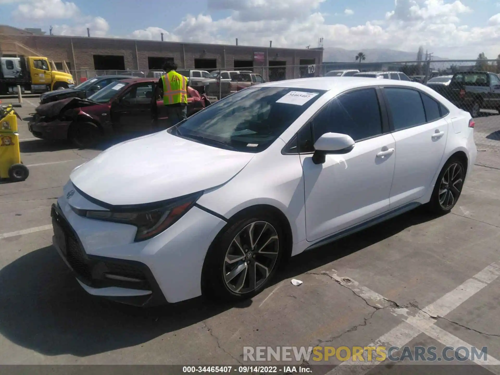 2 Photograph of a damaged car 5YFS4RCE7LP057105 TOYOTA COROLLA 2020