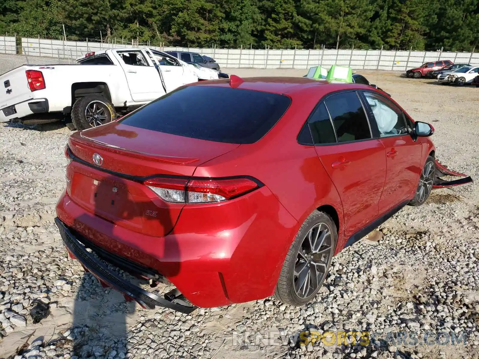 4 Photograph of a damaged car 5YFS4RCE8LP001545 TOYOTA COROLLA 2020