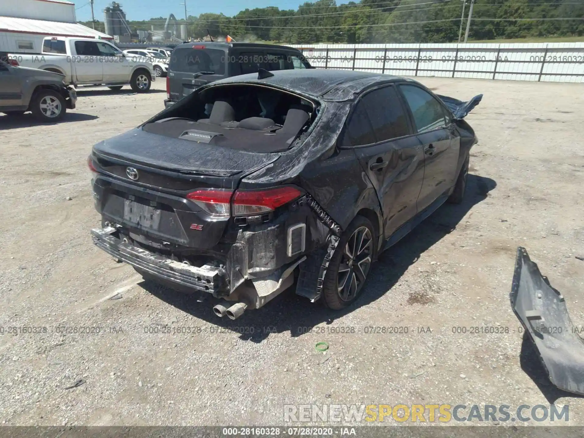 4 Photograph of a damaged car 5YFS4RCE8LP006986 TOYOTA COROLLA 2020
