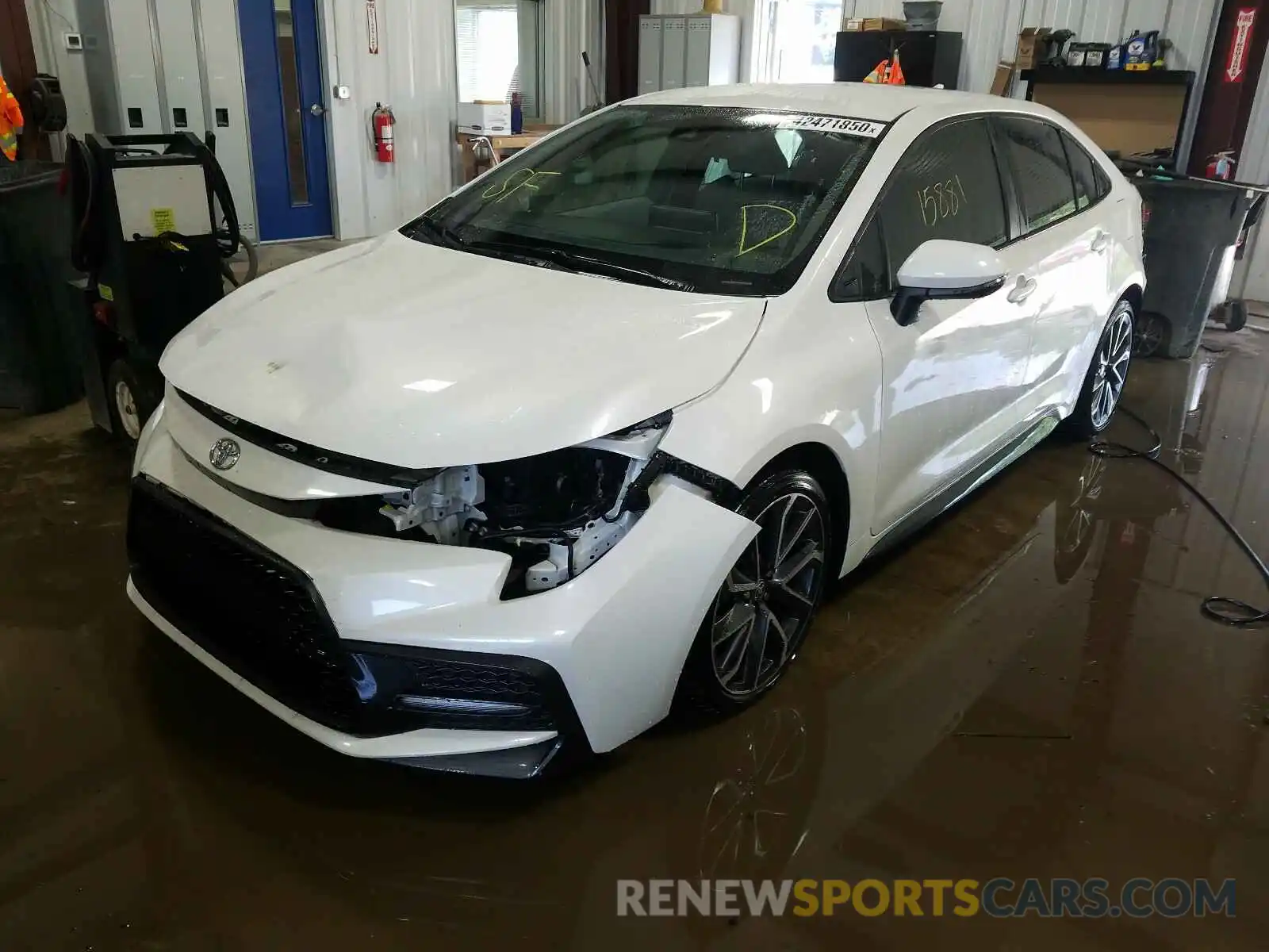 2 Photograph of a damaged car 5YFS4RCE8LP013971 TOYOTA COROLLA 2020