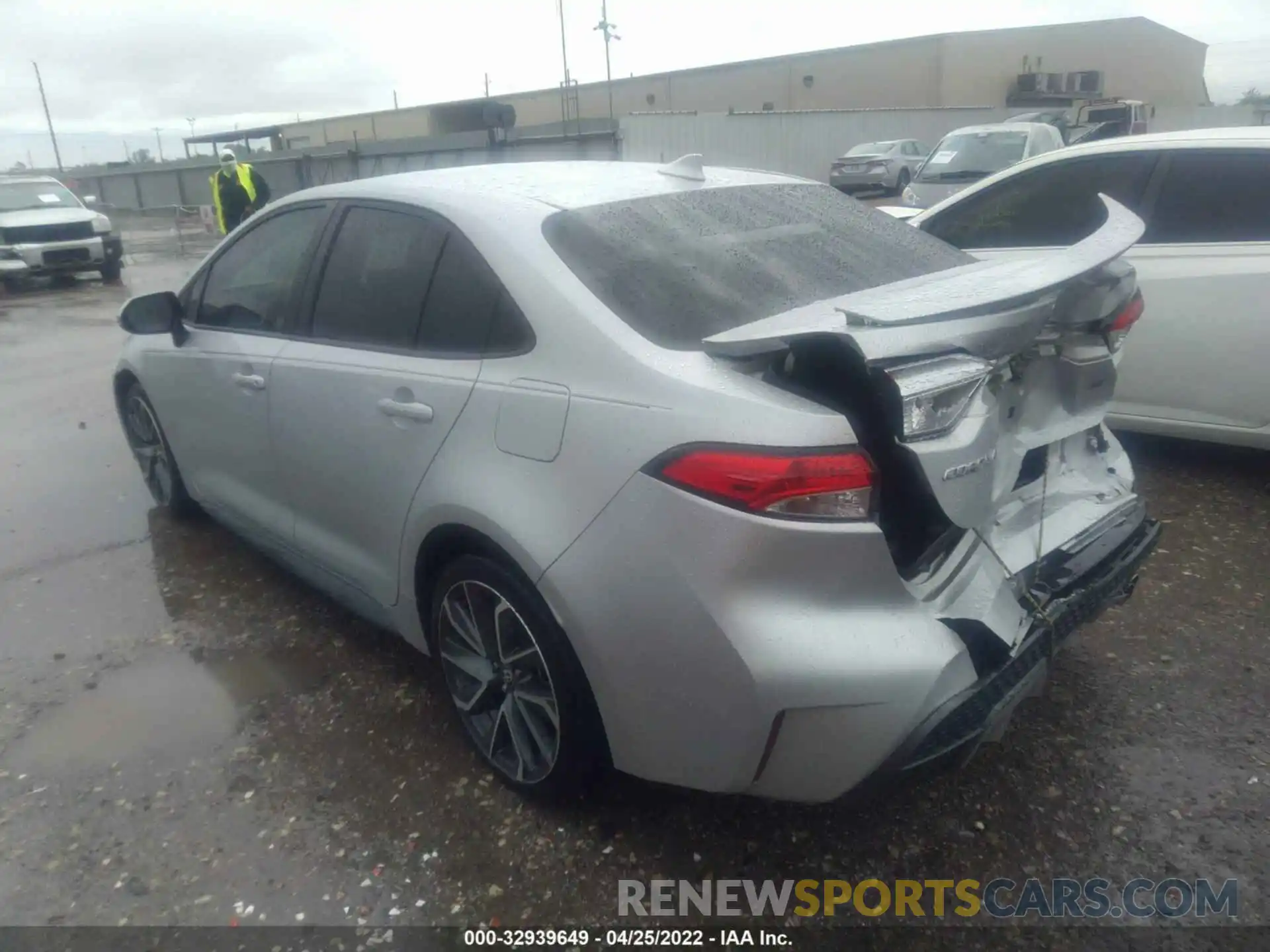 3 Photograph of a damaged car 5YFS4RCE8LP025408 TOYOTA COROLLA 2020