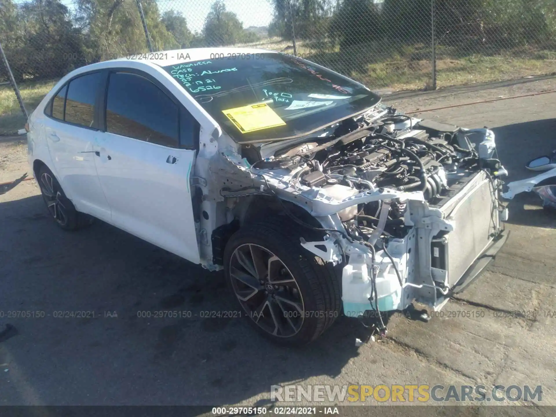 1 Photograph of a damaged car 5YFS4RCE8LP029703 TOYOTA COROLLA 2020