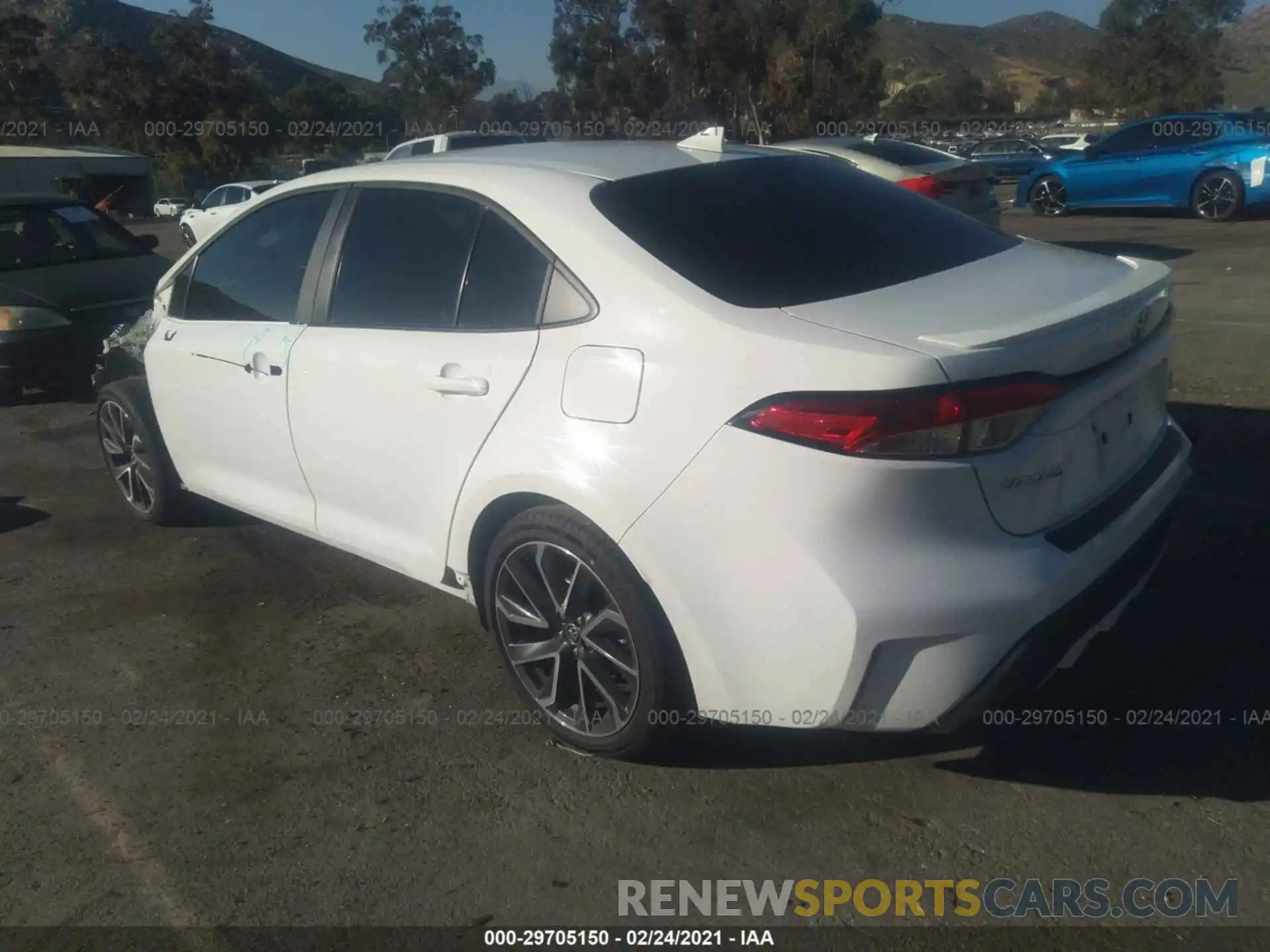 3 Photograph of a damaged car 5YFS4RCE8LP029703 TOYOTA COROLLA 2020