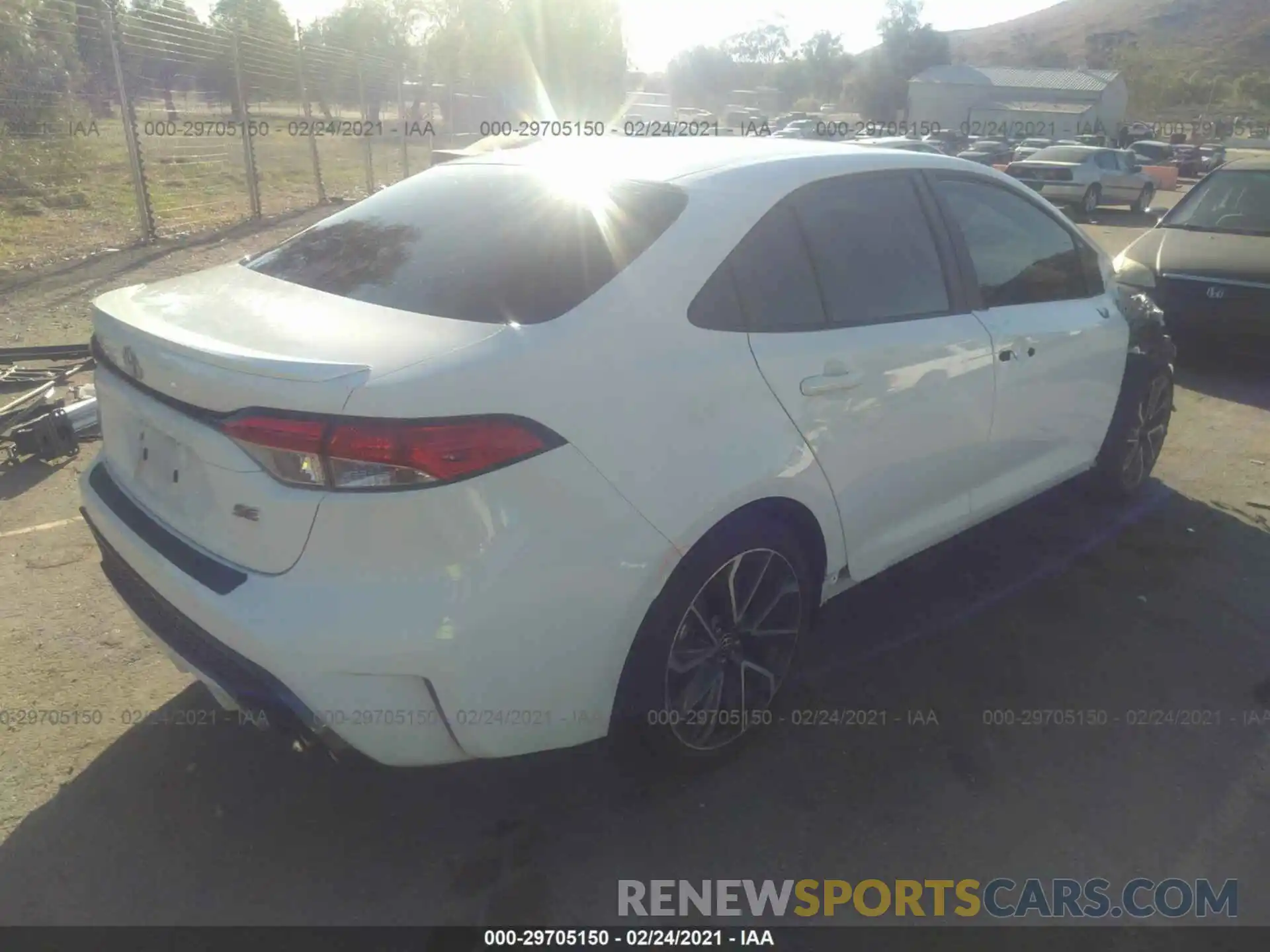 4 Photograph of a damaged car 5YFS4RCE8LP029703 TOYOTA COROLLA 2020