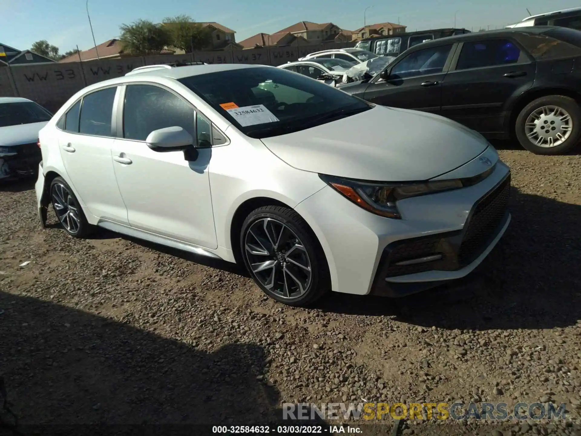 1 Photograph of a damaged car 5YFS4RCE8LP030558 TOYOTA COROLLA 2020