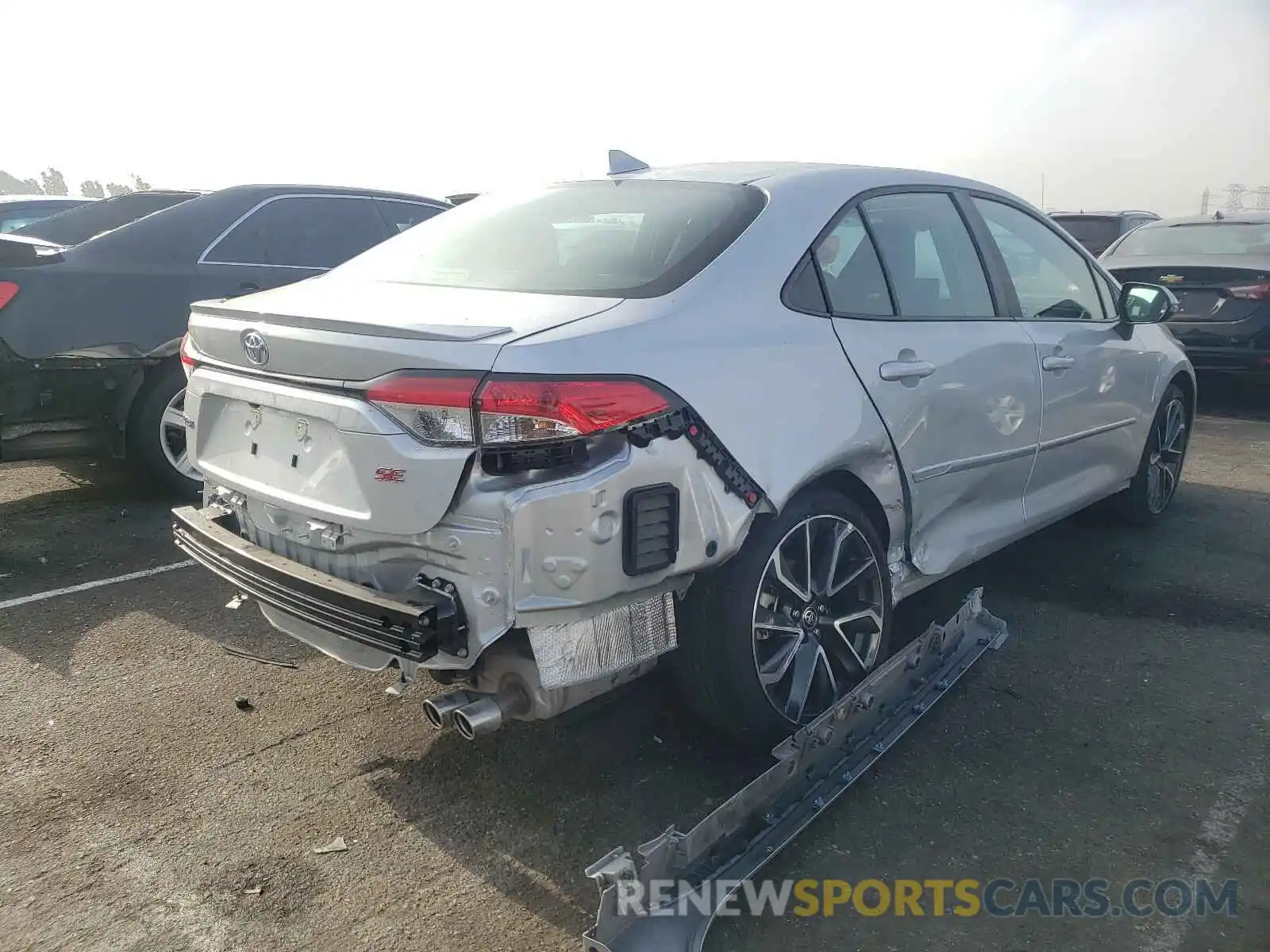 4 Photograph of a damaged car 5YFS4RCE8LP030687 TOYOTA COROLLA 2020