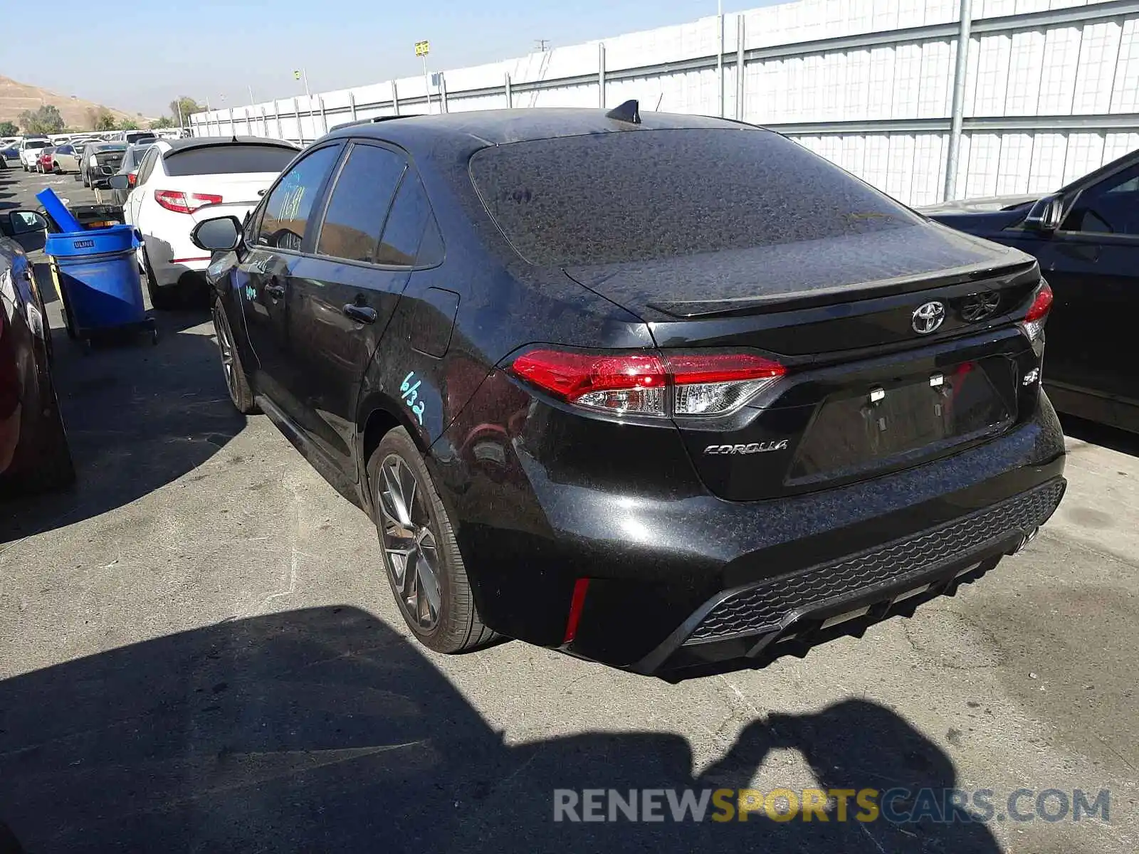 3 Photograph of a damaged car 5YFS4RCE8LP031063 TOYOTA COROLLA 2020