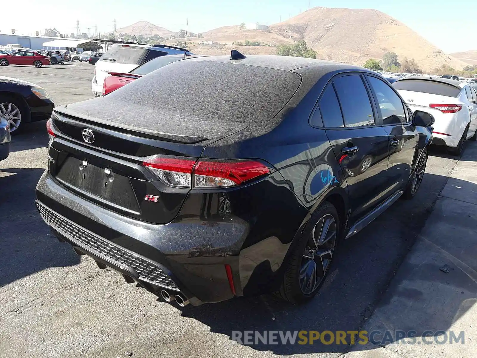 4 Photograph of a damaged car 5YFS4RCE8LP031063 TOYOTA COROLLA 2020