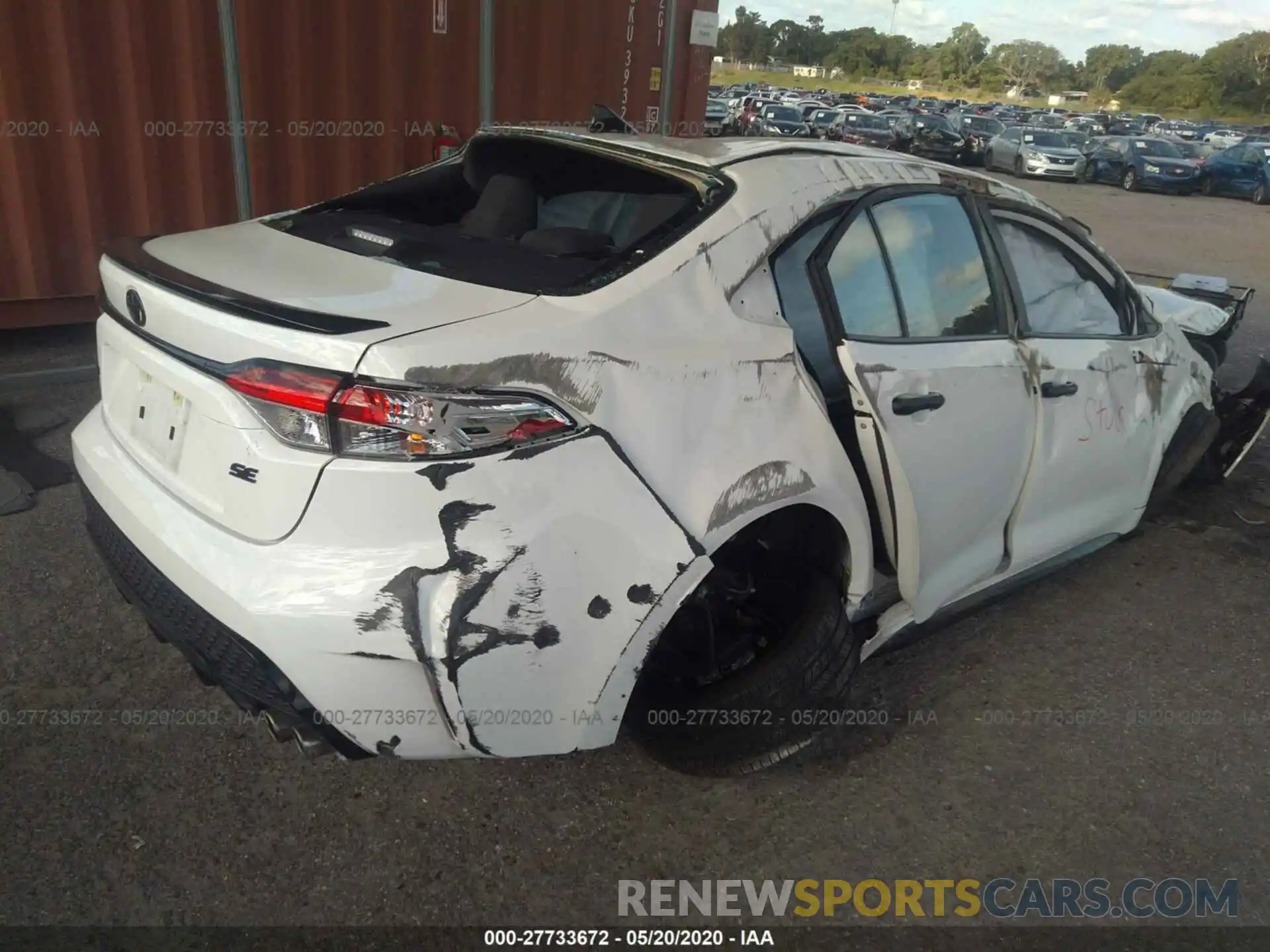 4 Photograph of a damaged car 5YFS4RCE8LP031760 TOYOTA COROLLA 2020