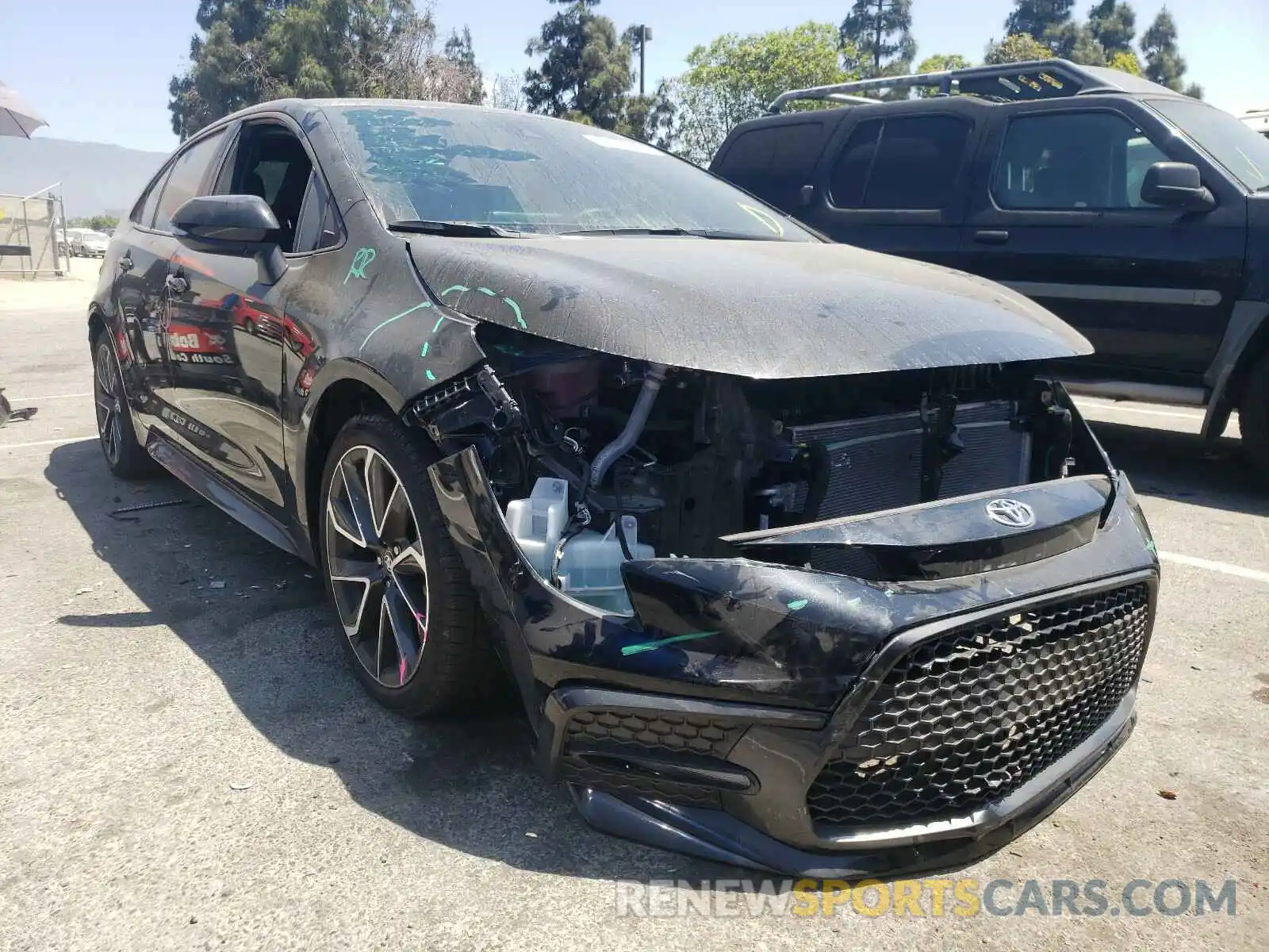 1 Photograph of a damaged car 5YFS4RCE8LP033363 TOYOTA COROLLA 2020