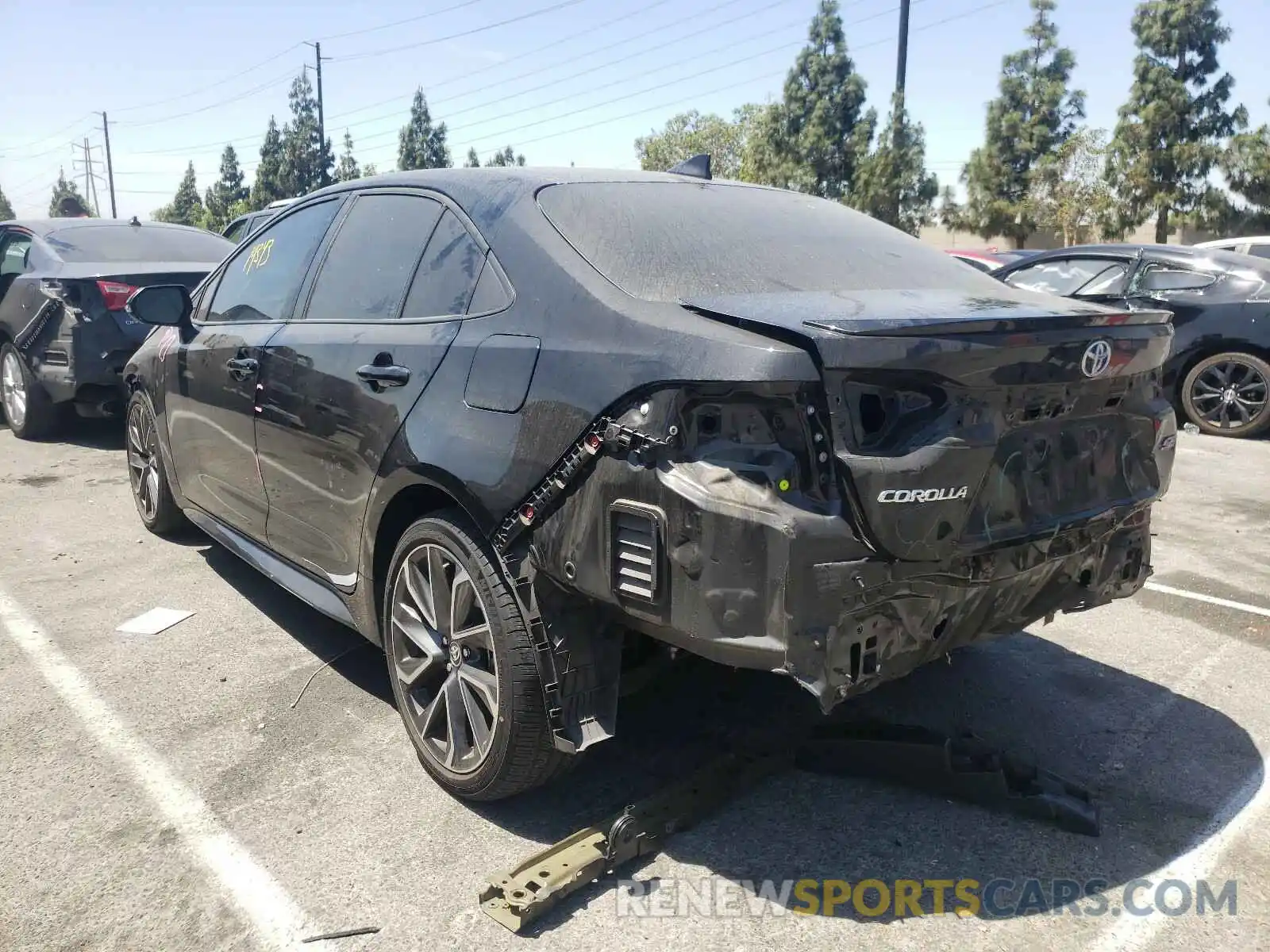 3 Photograph of a damaged car 5YFS4RCE8LP033363 TOYOTA COROLLA 2020