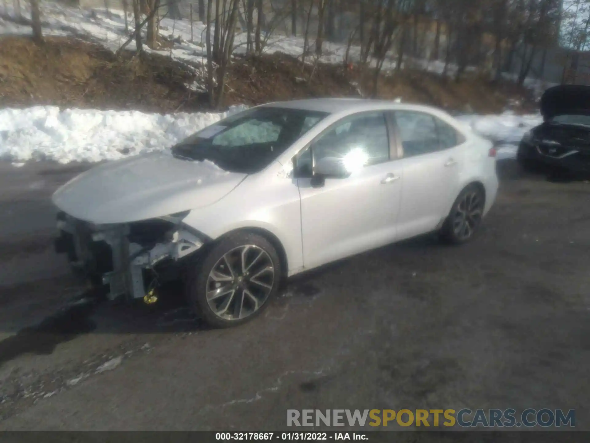 2 Photograph of a damaged car 5YFS4RCE8LP033394 TOYOTA COROLLA 2020