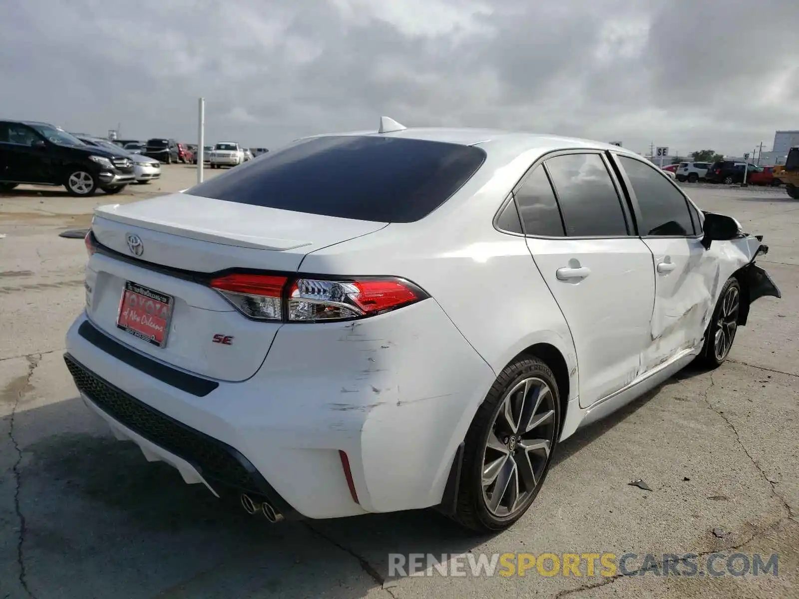 4 Photograph of a damaged car 5YFS4RCE8LP036506 TOYOTA COROLLA 2020