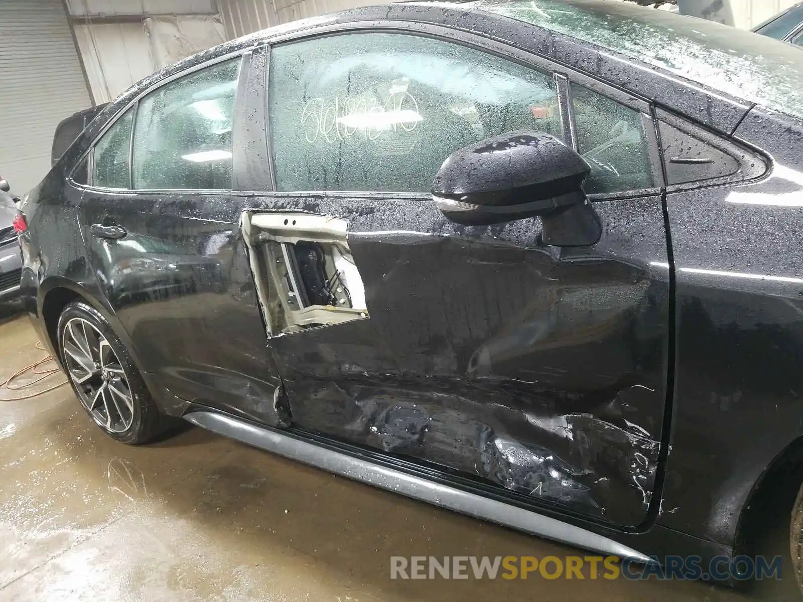 9 Photograph of a damaged car 5YFS4RCE8LP036800 TOYOTA COROLLA 2020