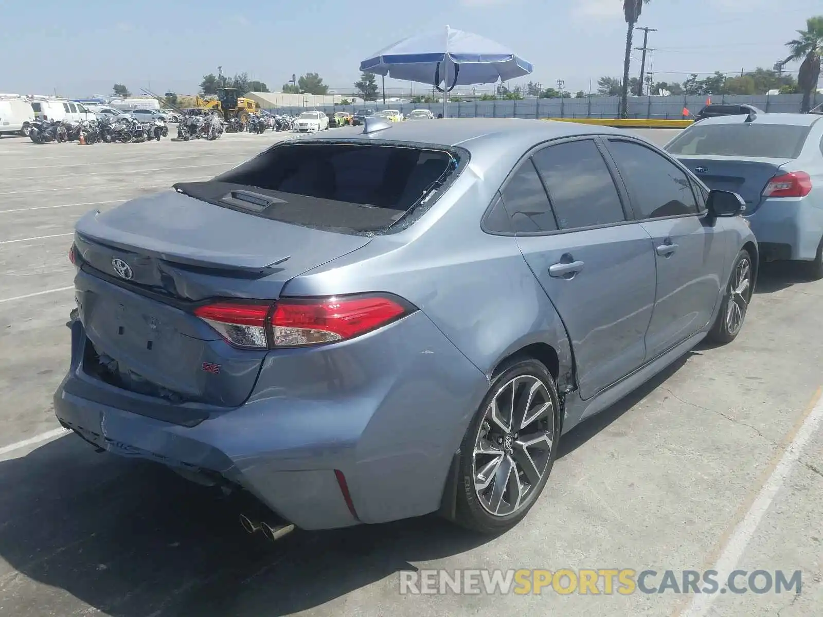 4 Photograph of a damaged car 5YFS4RCE8LP036893 TOYOTA COROLLA 2020