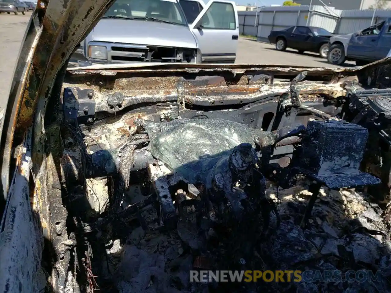 8 Photograph of a damaged car 5YFS4RCE8LP037011 TOYOTA COROLLA 2020